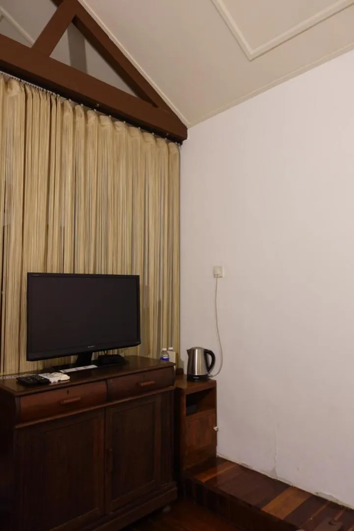 TV and multimedia in Sarang Paloh Heritage Stay