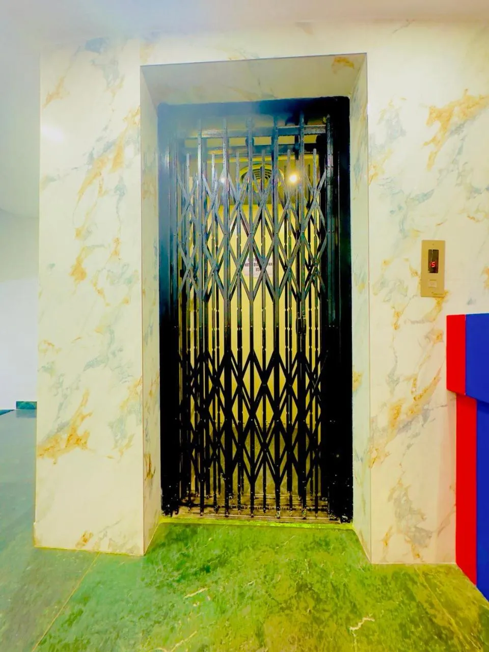 Property building in Hotel Diamond inn-Esplanade