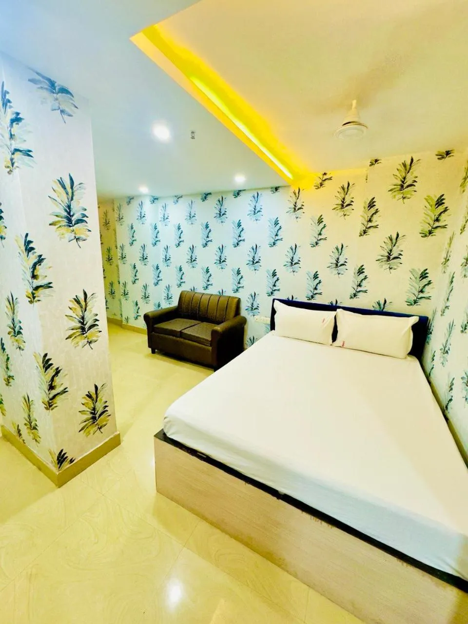 Bedroom, Bed in Hotel Diamond inn-Esplanade