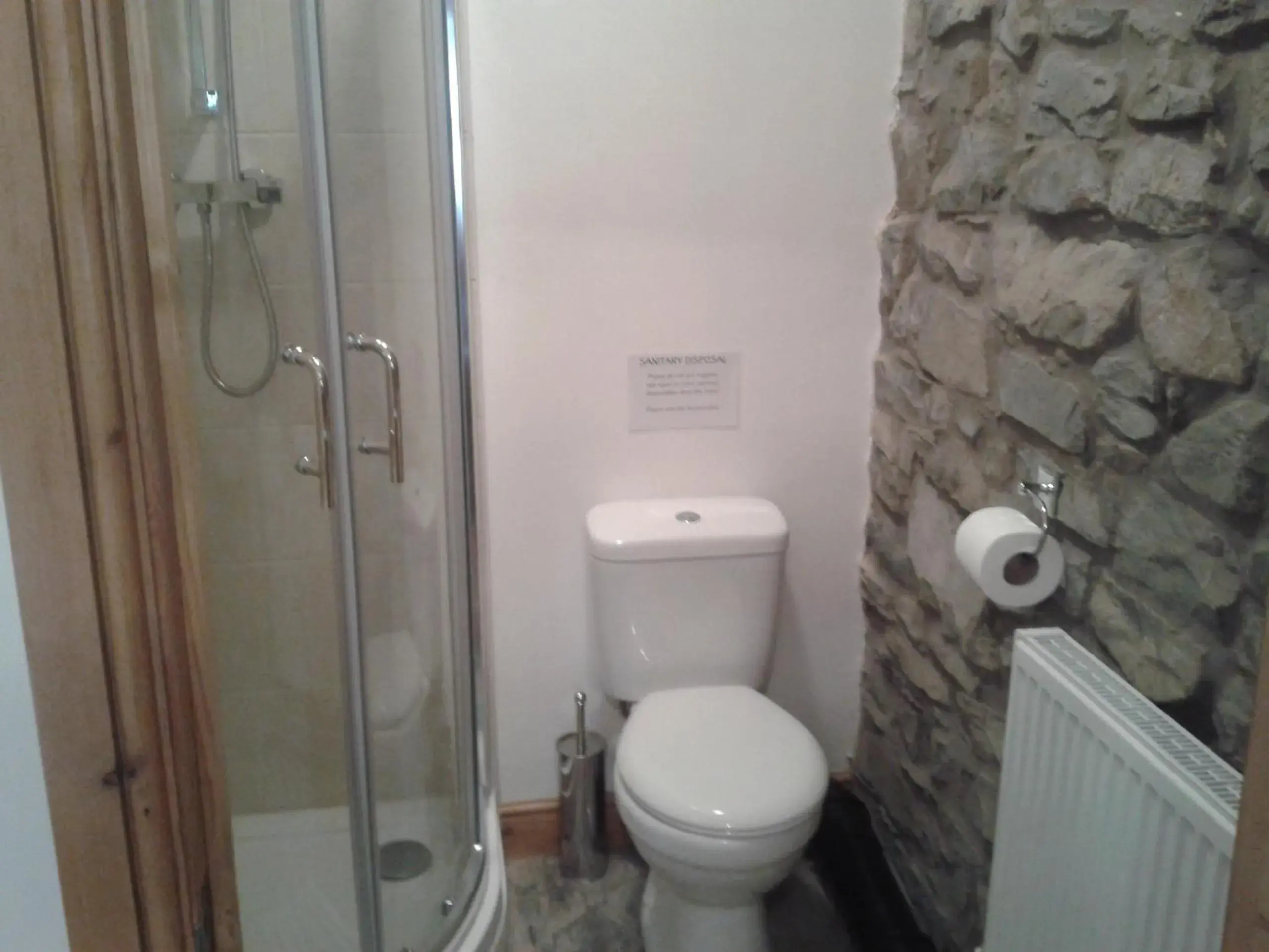 Twin Room with Shower - single occupancy in The Bear Twin Room with Shower - single occupancy in The Bear