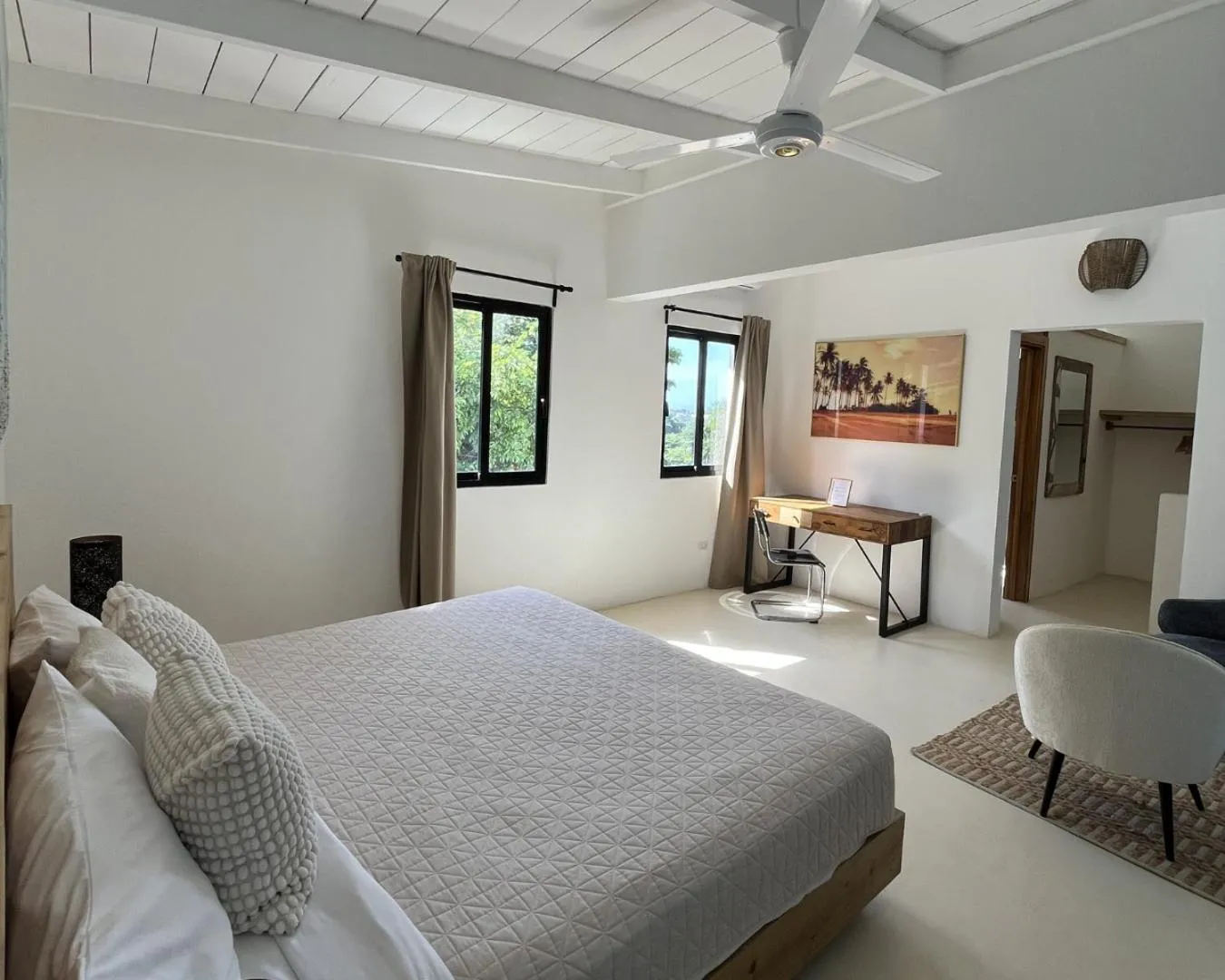 Photo of the whole room, Bed in Kainos Tropical Boutique Hotel