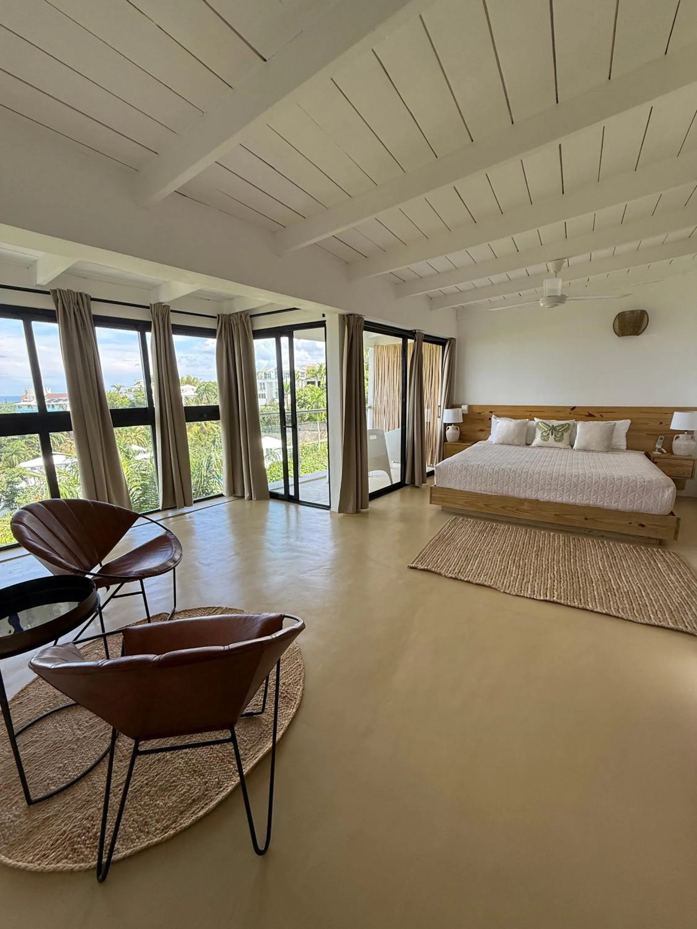 Photo of the whole room, Bed in Kainos Tropical Boutique Hotel