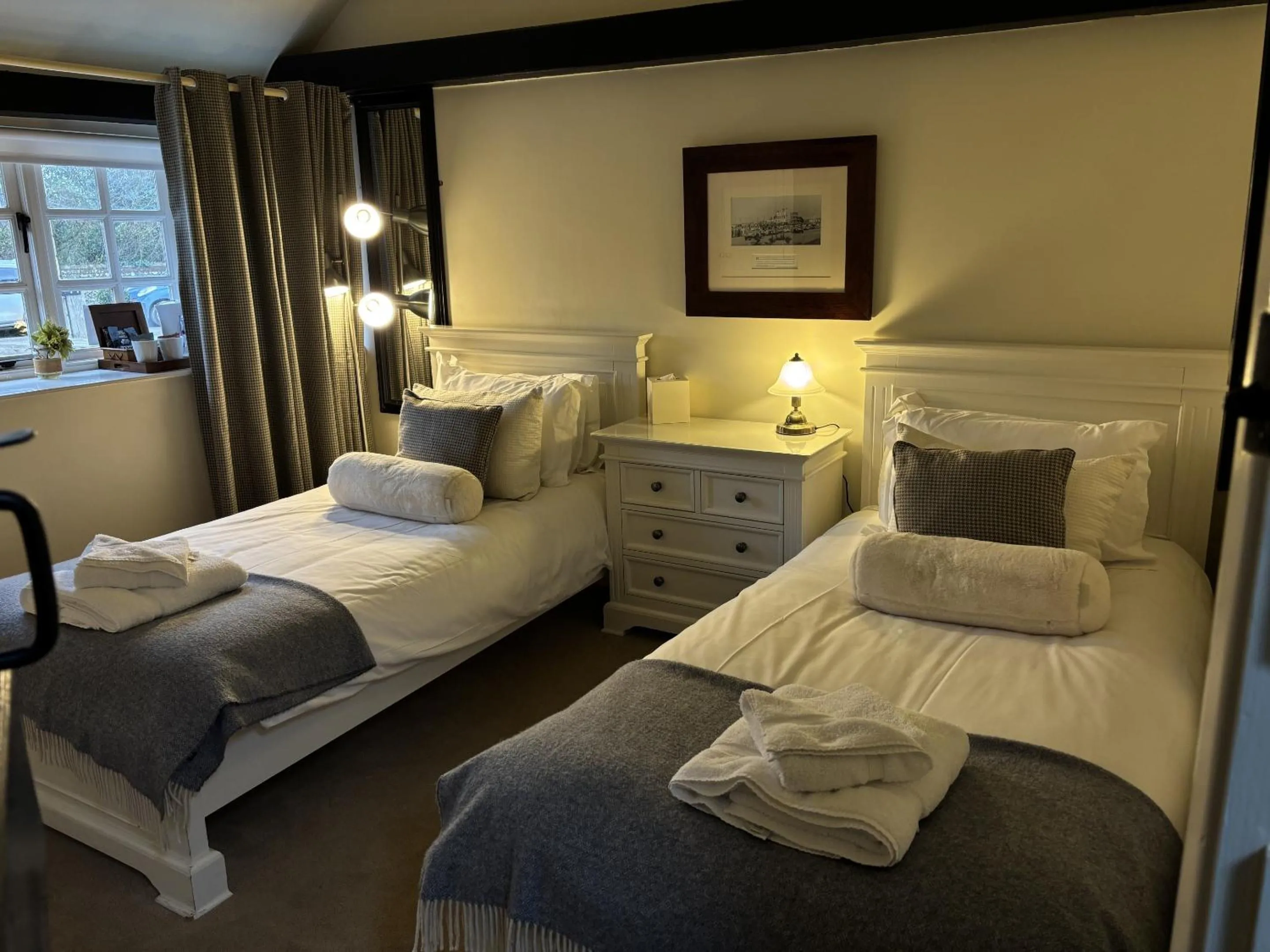 Twin Room with Private Bathroom - single occupancy in The Fox Goes Free