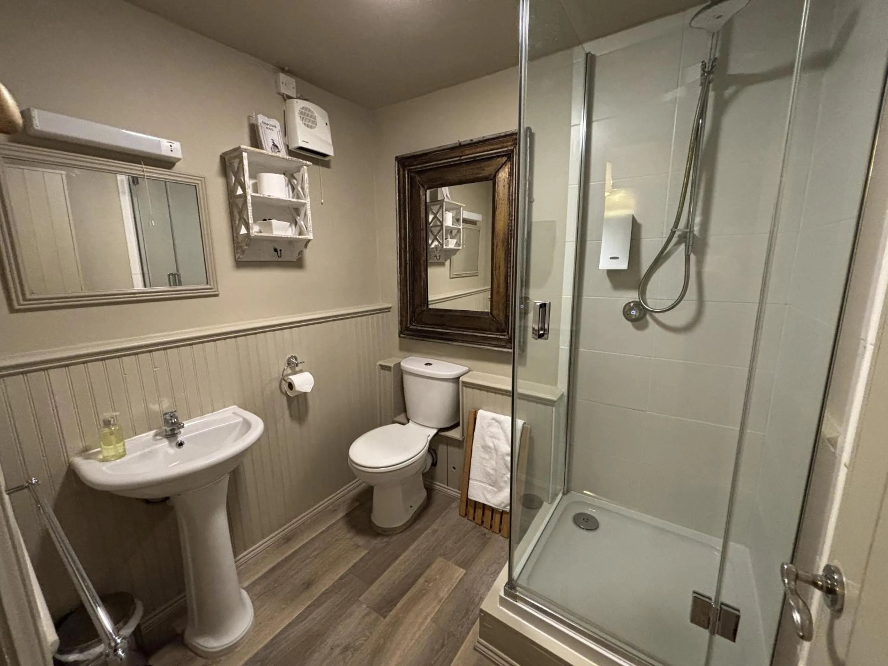 Double Room with Private Bathroom - single occupancy in The Fox Goes Free
