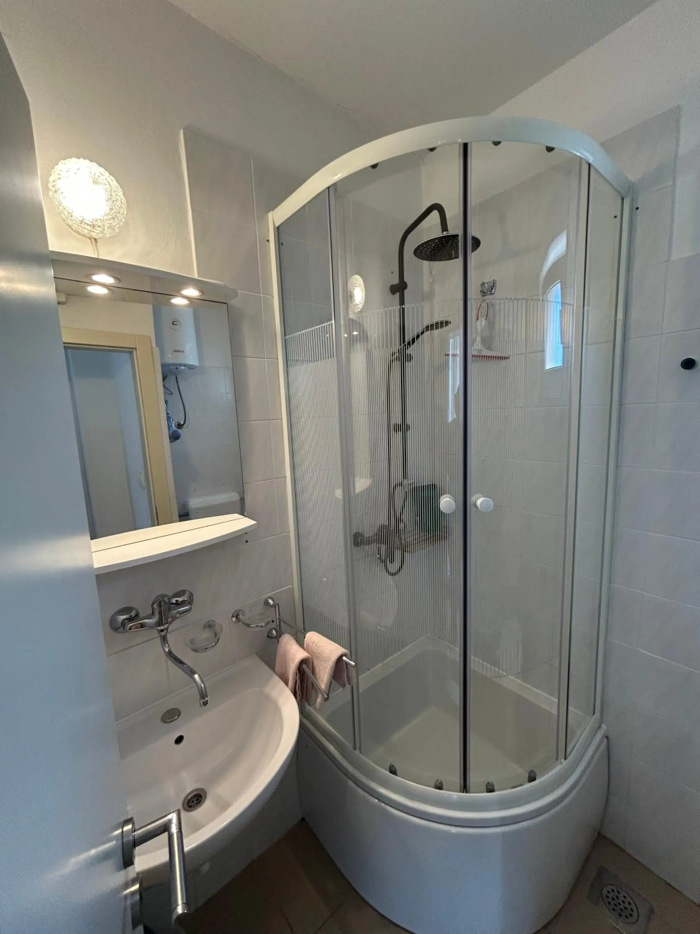 Shower in Apartments Irena