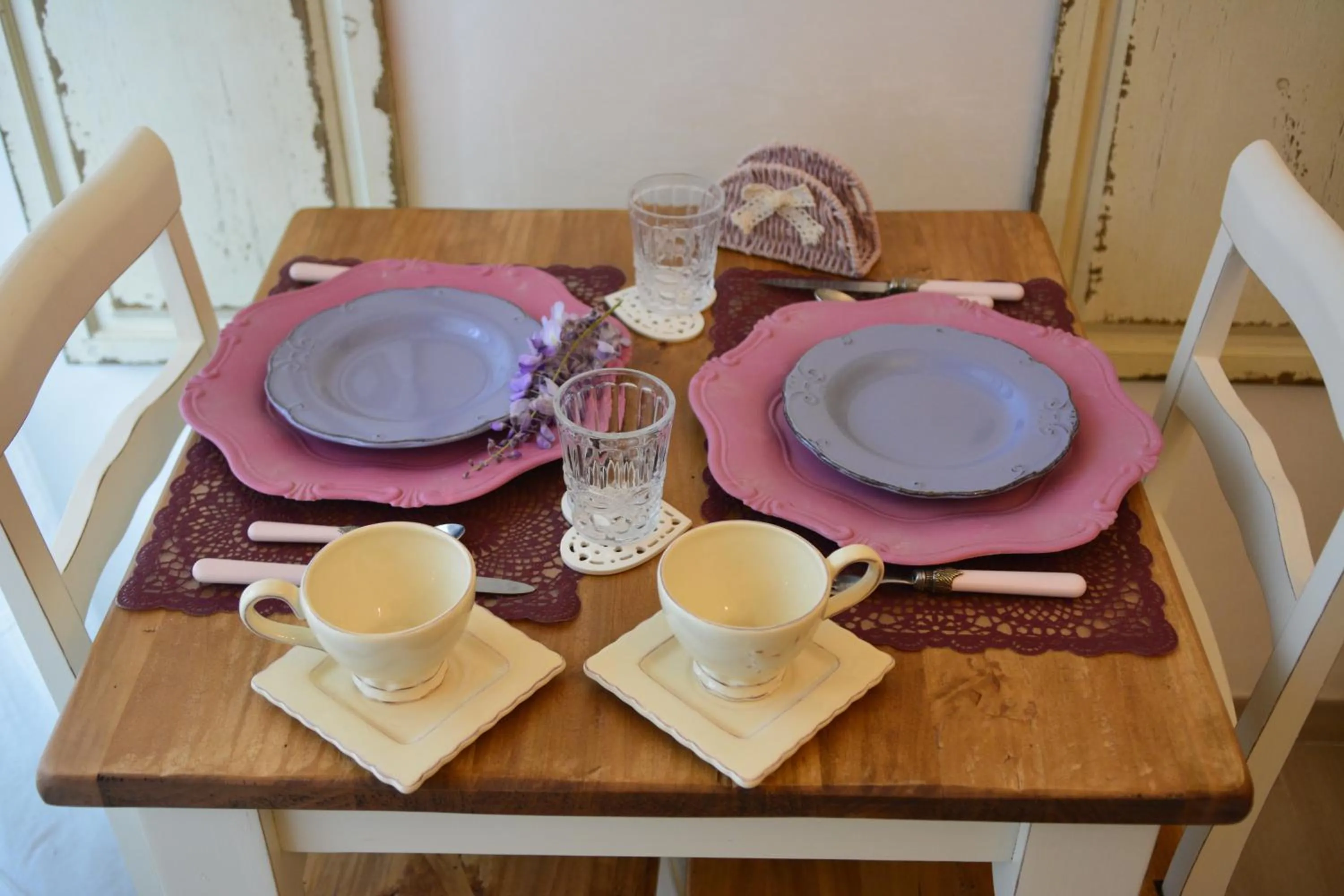 Communal lounge/ TV room in RomAntic Dreams Guest House