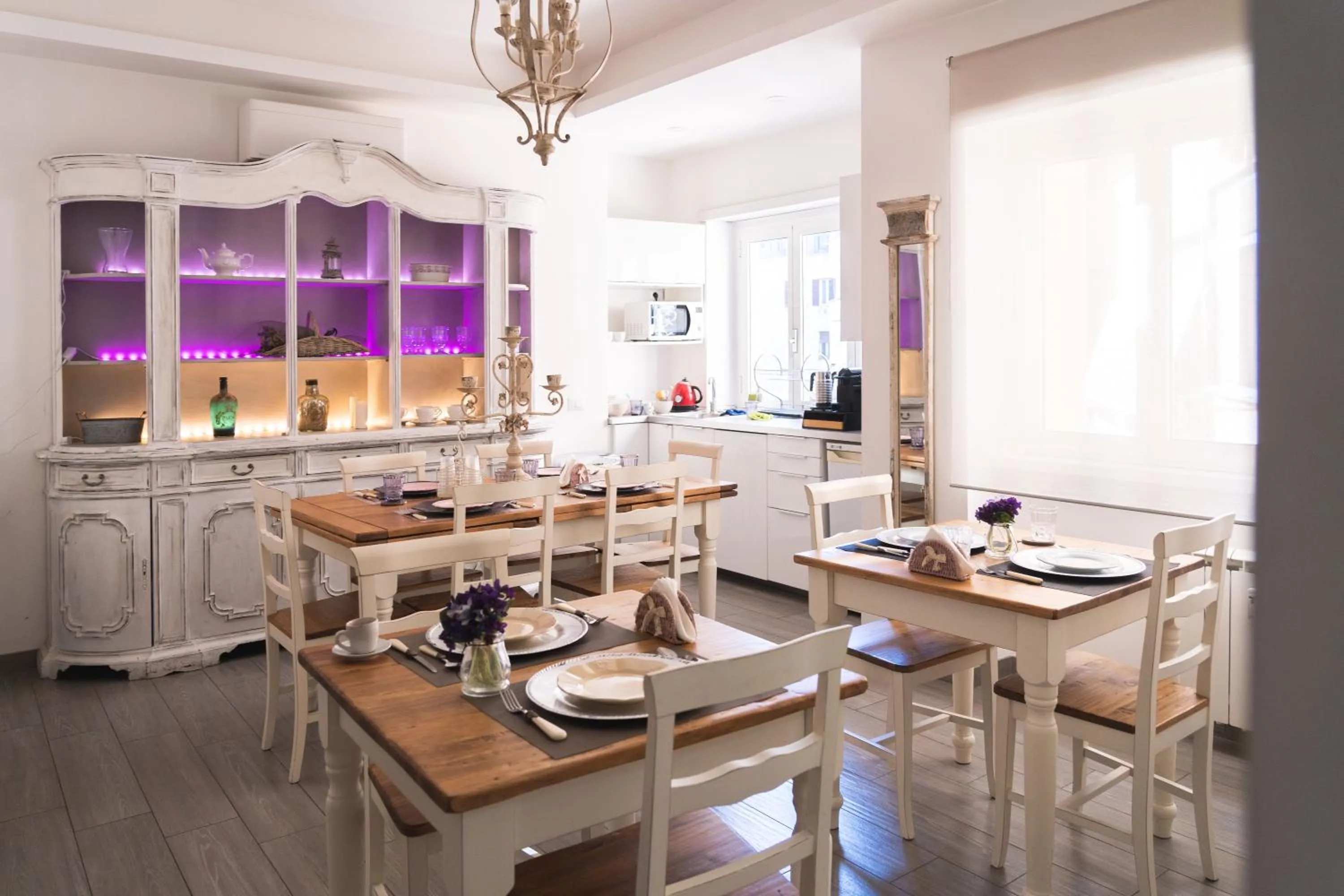 Kitchen or kitchenette in RomAntic Dreams Guest House