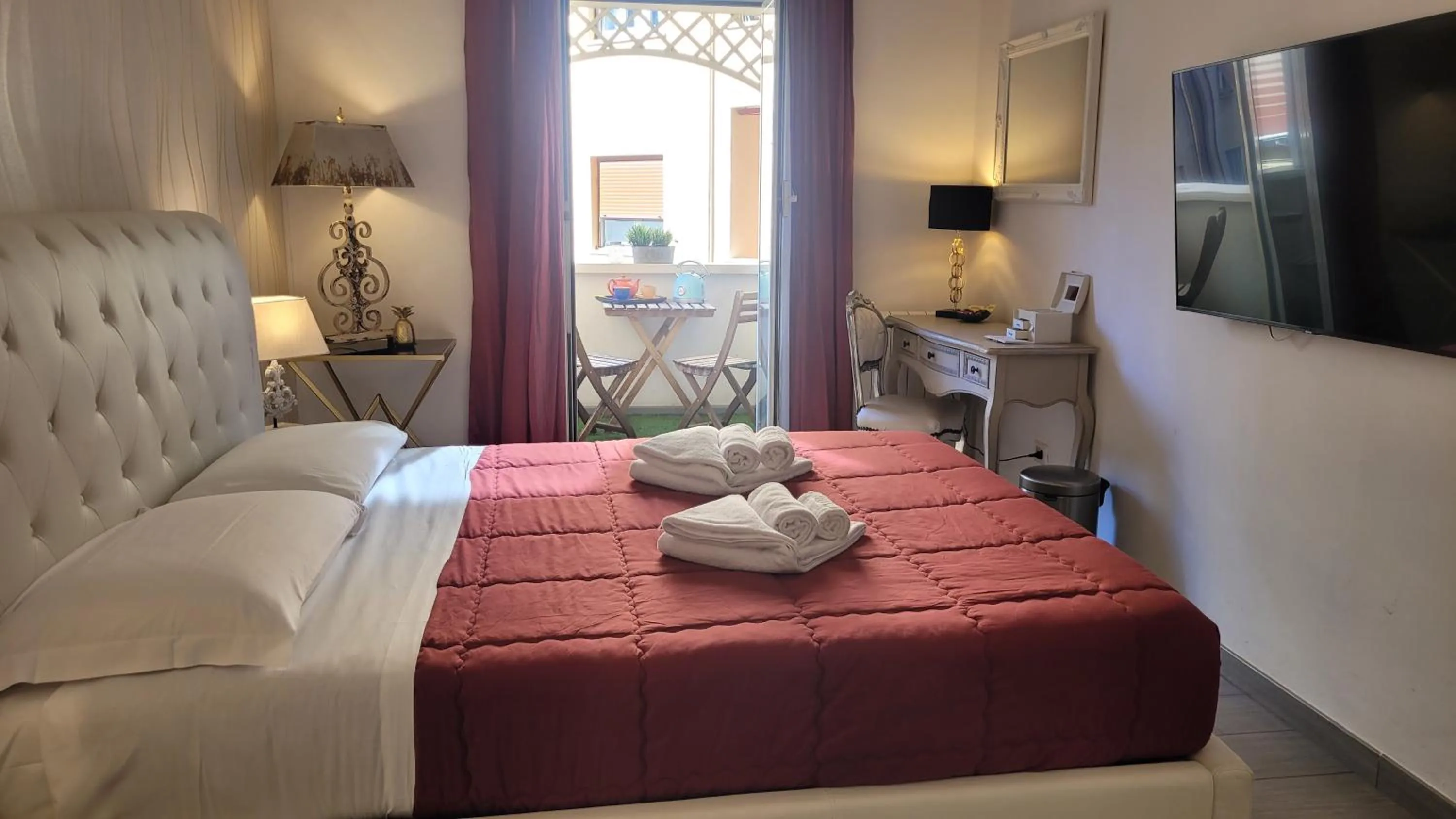 Photo of the whole room, Bed in RomAntic Dreams Guest House