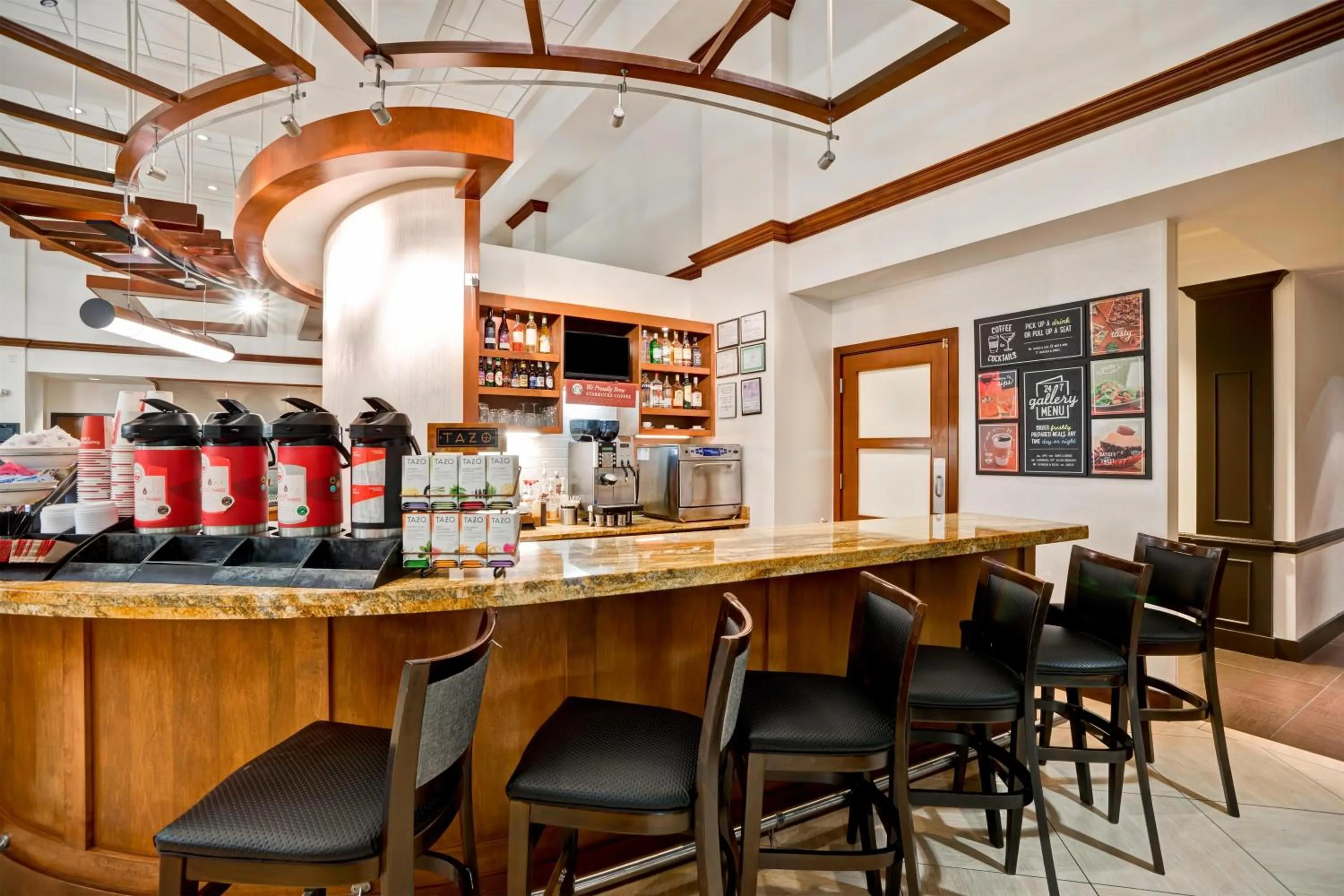 Lounge or bar in Hyatt Place Baltimore/BWI Airport