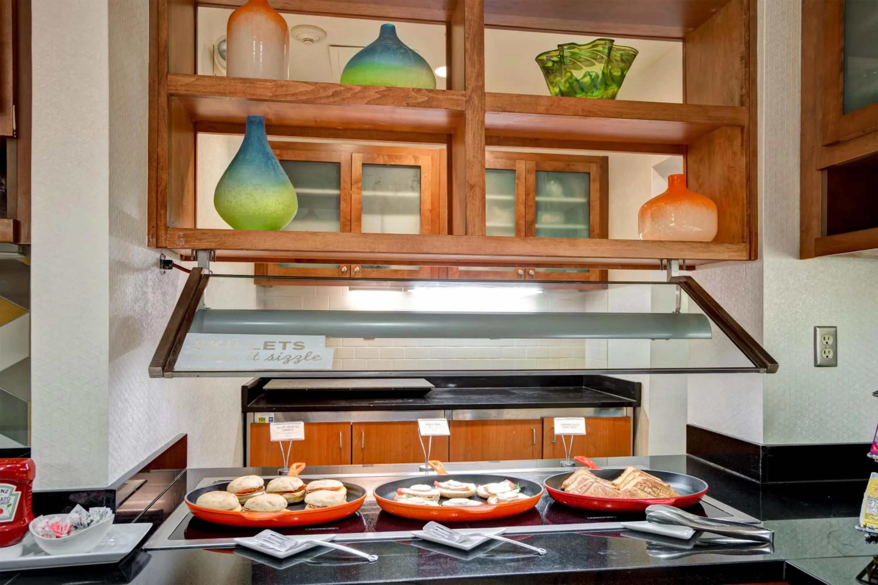 Restaurant/places to eat in Hyatt Place Baltimore/BWI Airport