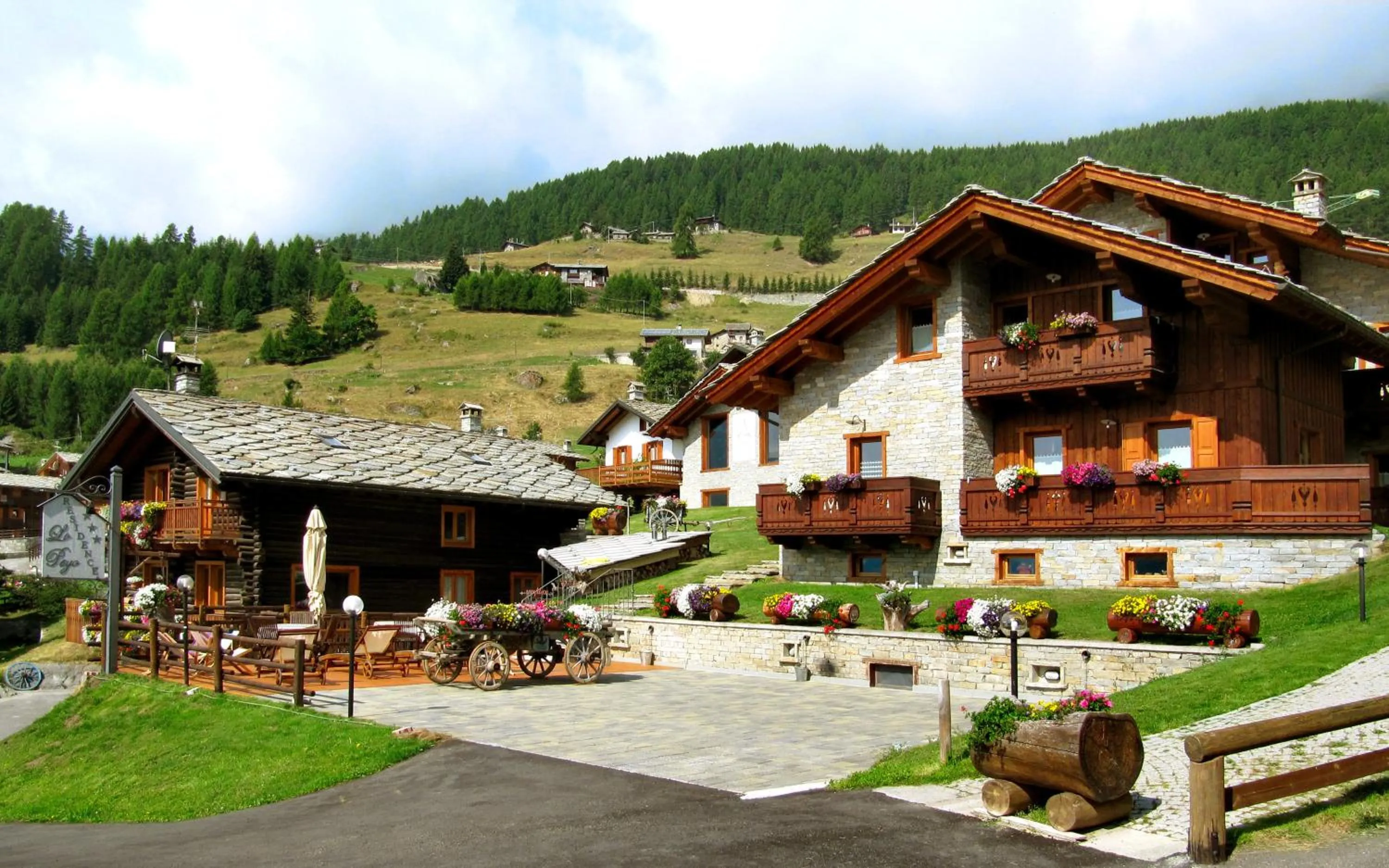 Facade/entrance in Residence Lo Peyo