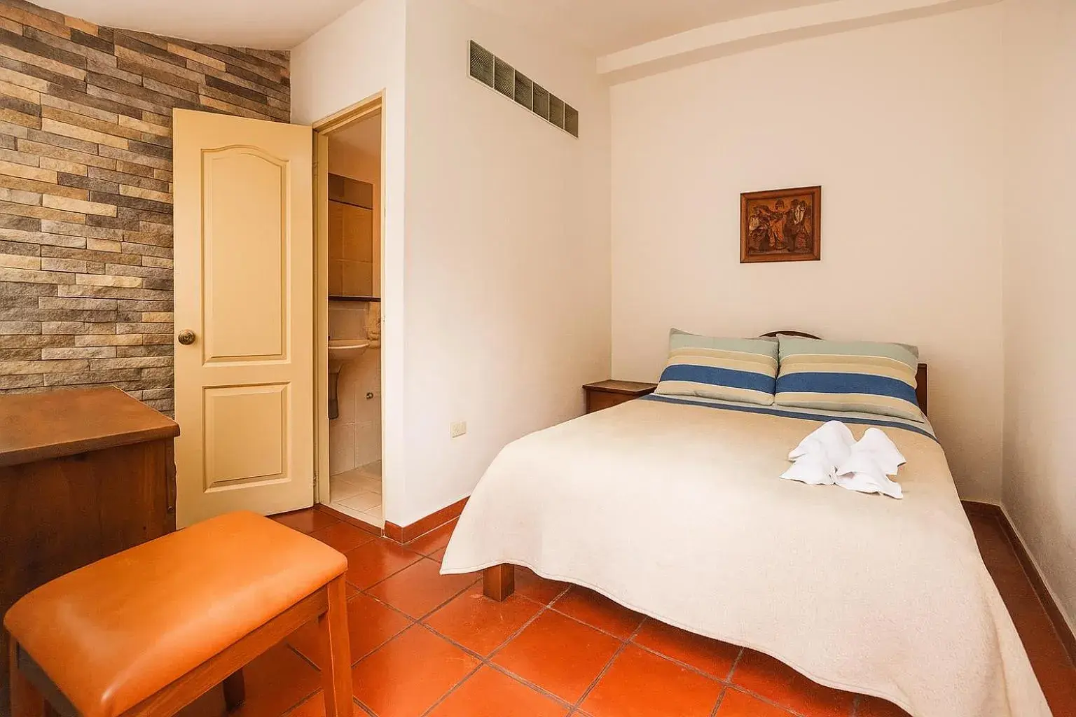 Double Room with Private Bathroom in Ulucaho Hostel Double Room with Private Bathroom in Ulucaho Hostel