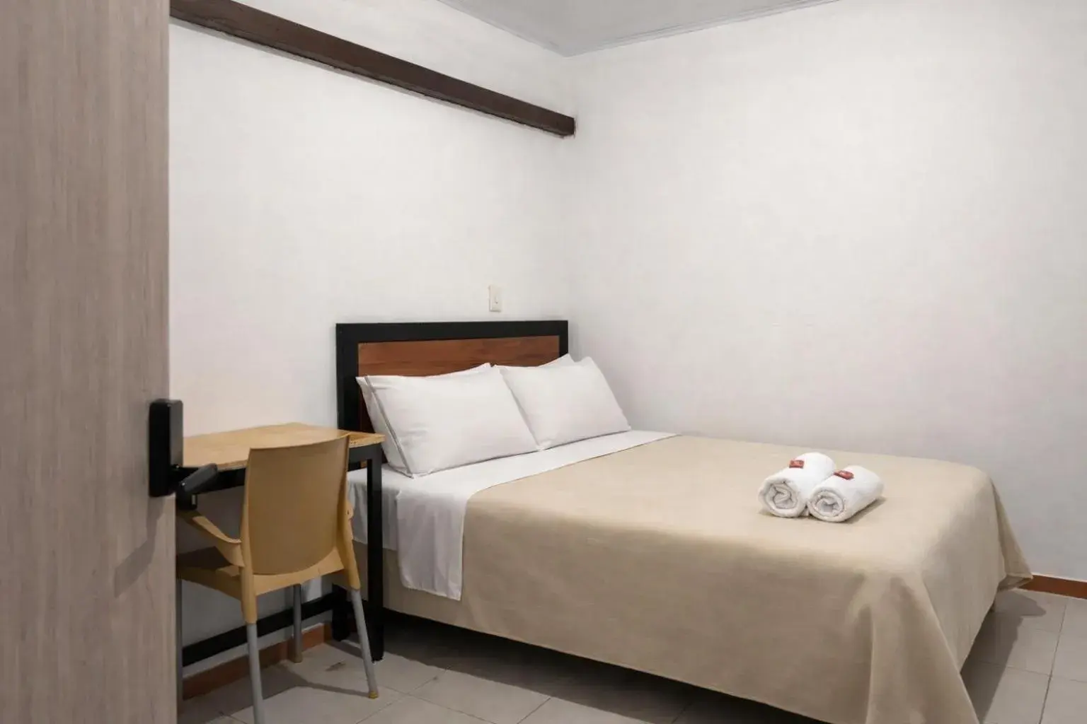 Double Room with Shared Bathroom in Ulucaho Hostel Double Room with Shared Bathroom in Ulucaho Hostel