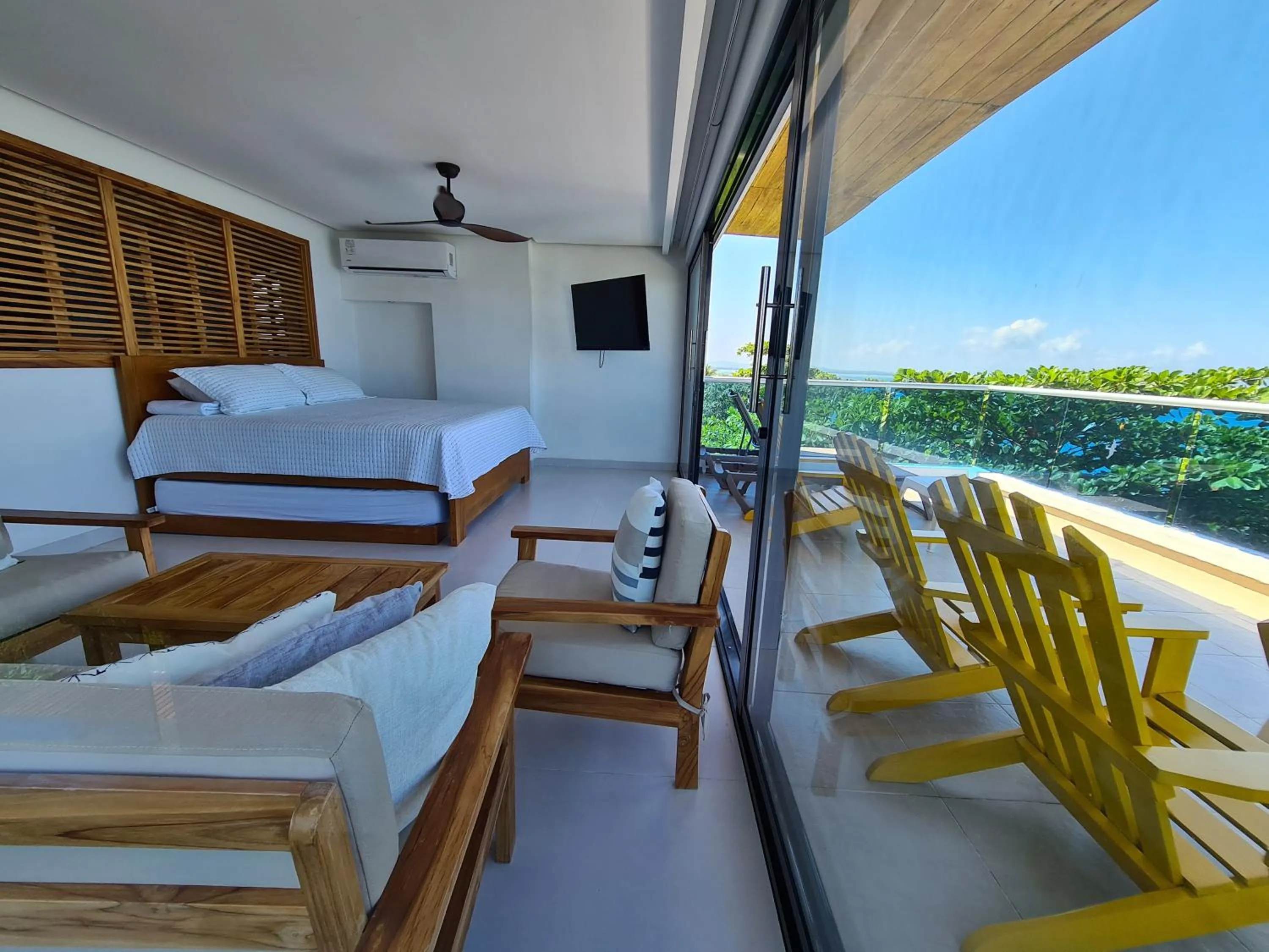 Bed in Camino Palmero Coveñas