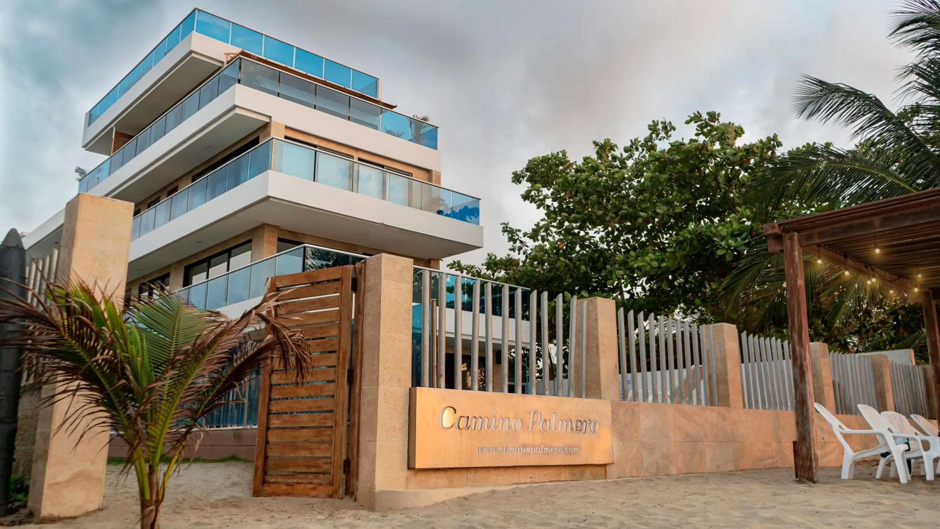 Facade/entrance in Camino Palmero Coveñas