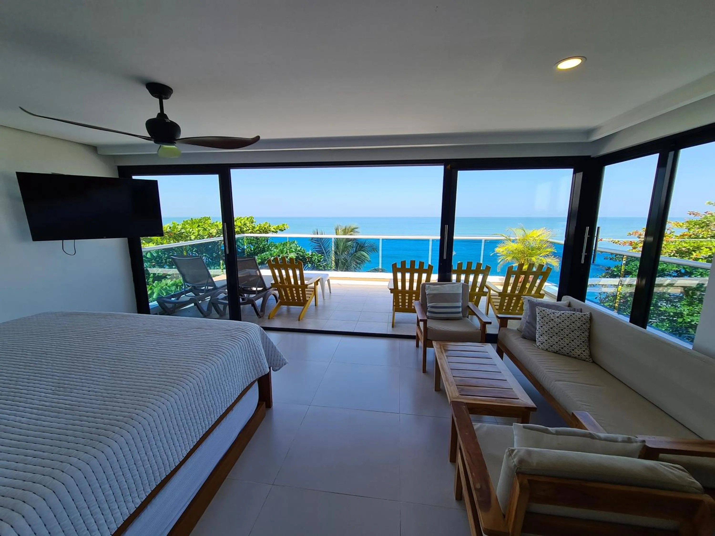Balcony/Terrace, Bed in Camino Palmero Coveñas