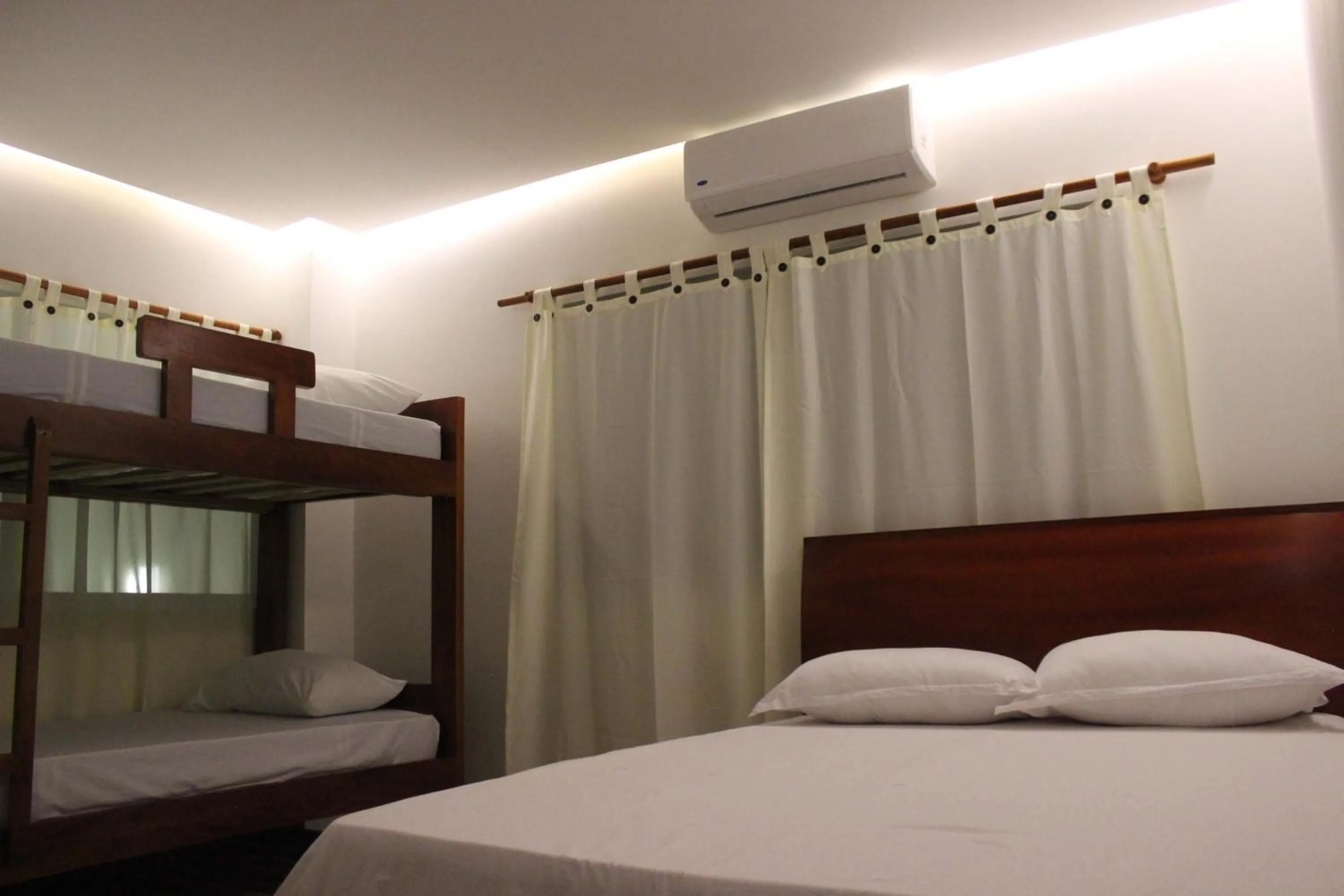 Bed in Camino Palmero Coveñas