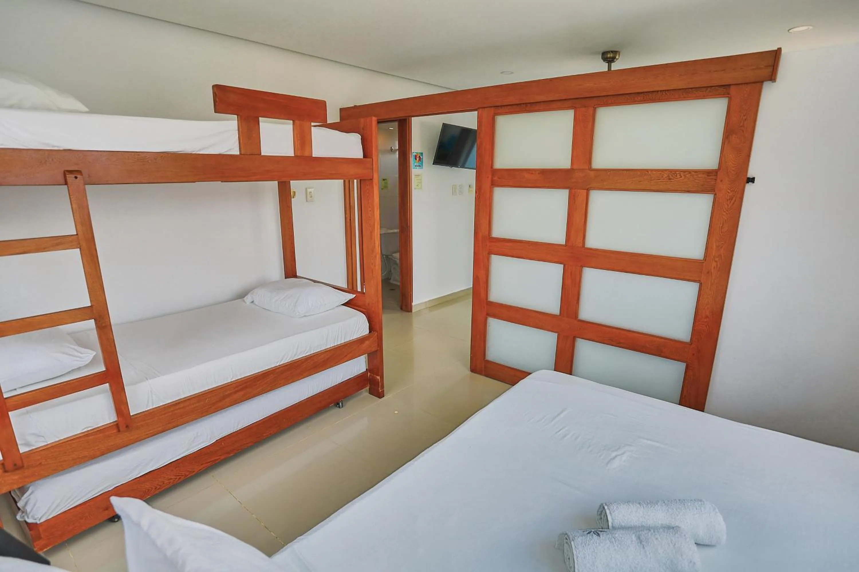 Photo of the whole room, Bed in Camino Palmero Coveñas