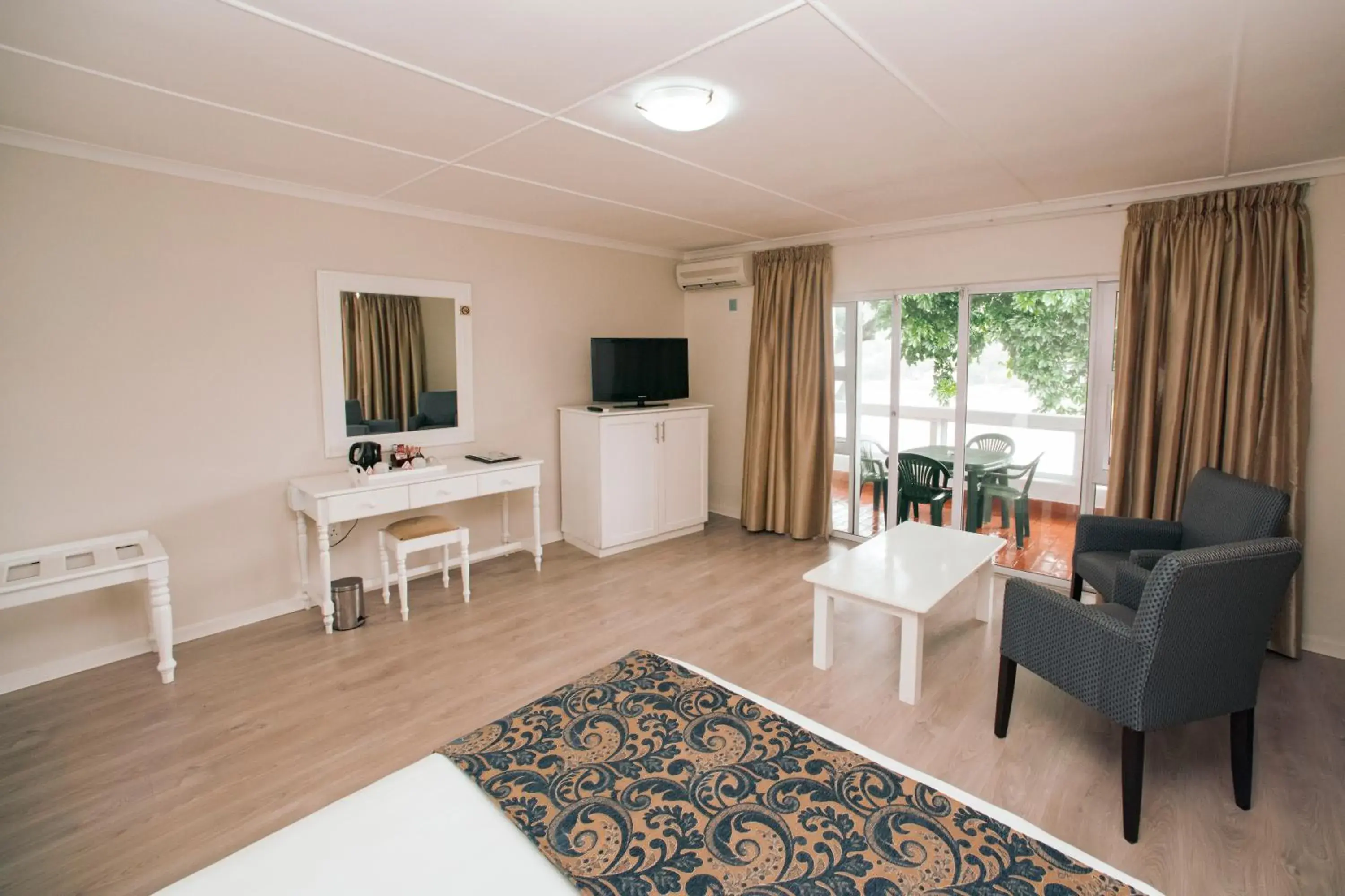 Double Room in The Estuary Hotel & Spa Double Room in The Estuary Hotel & Spa