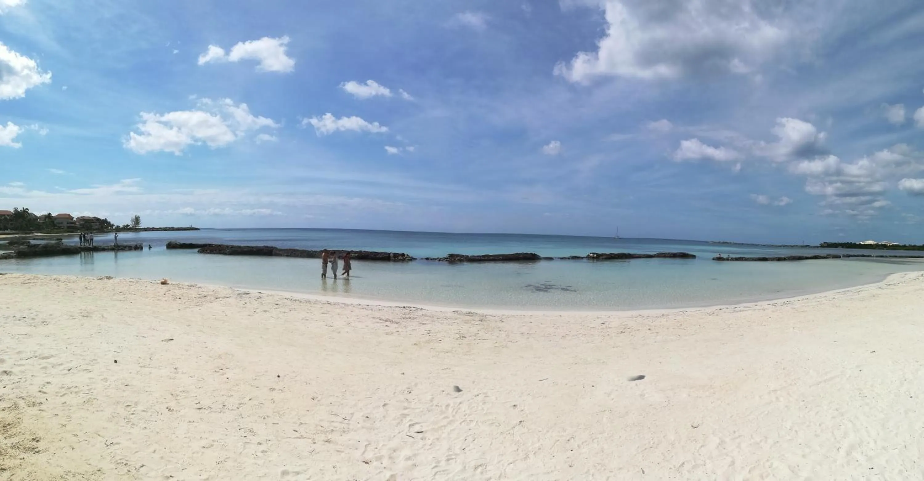Beach in Villas Picalu Lodge