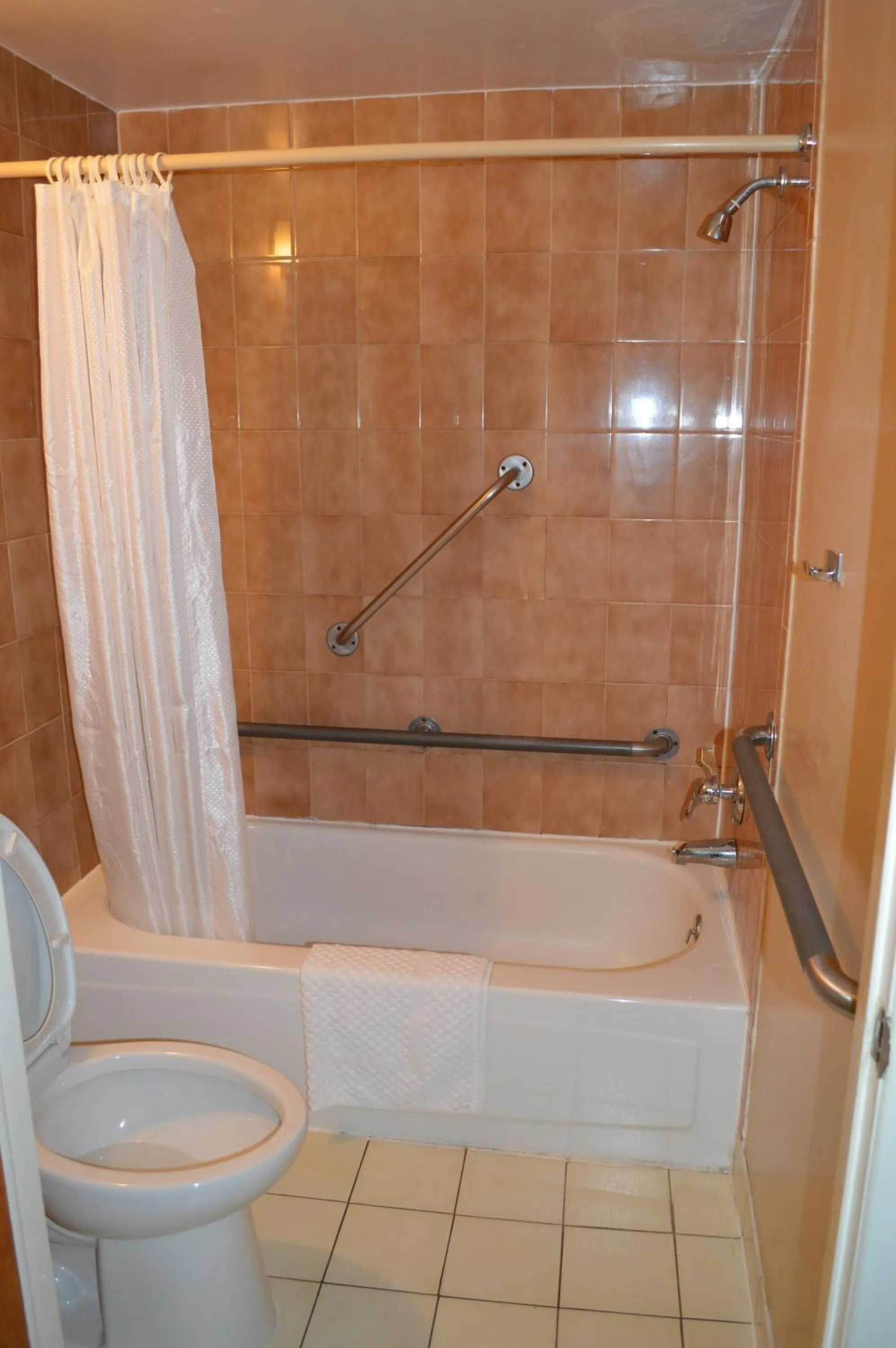 Shower in Tarpon Shores Inn