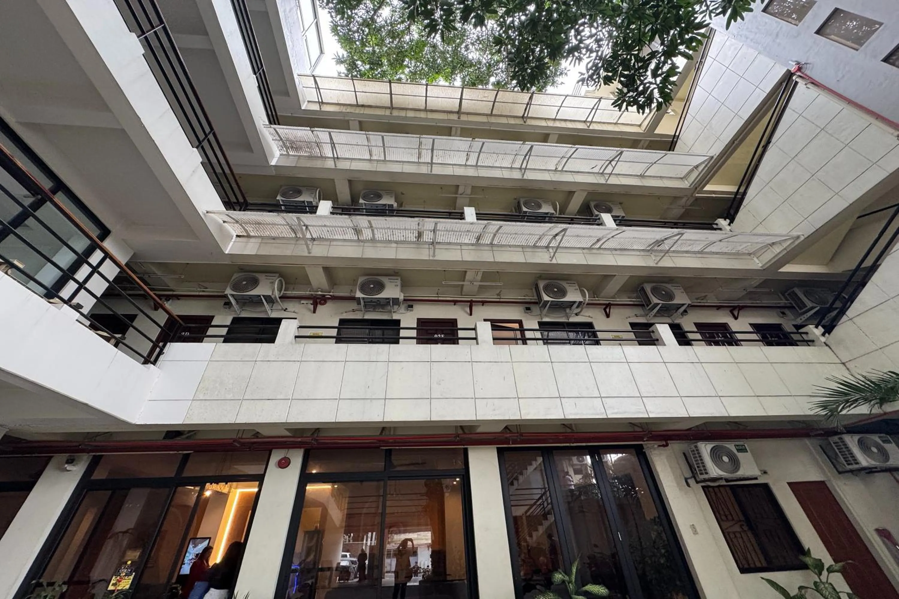Property building in Franca Arcade near Quezon City Circle