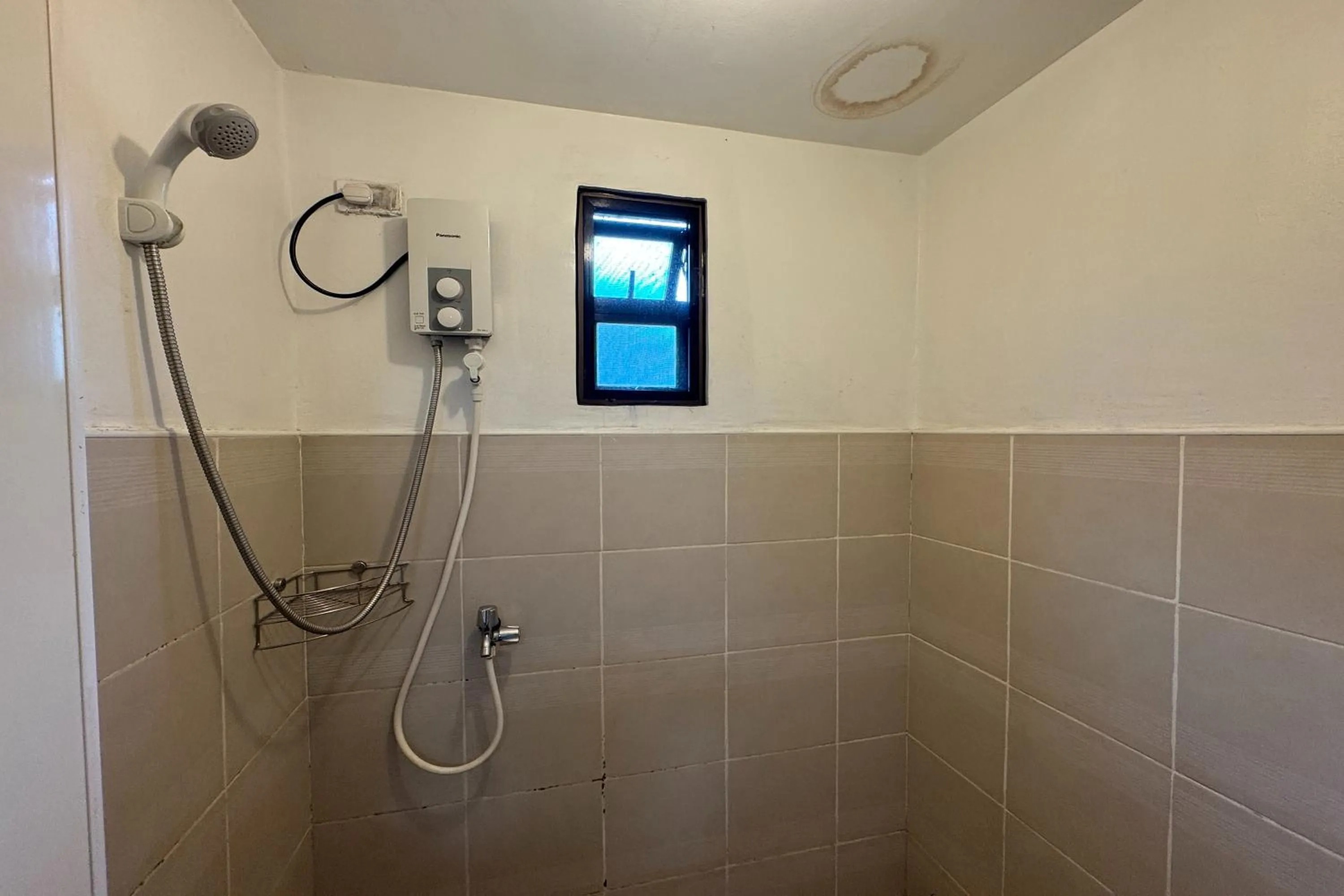 Shower in Franca Arcade near Quezon City Circle