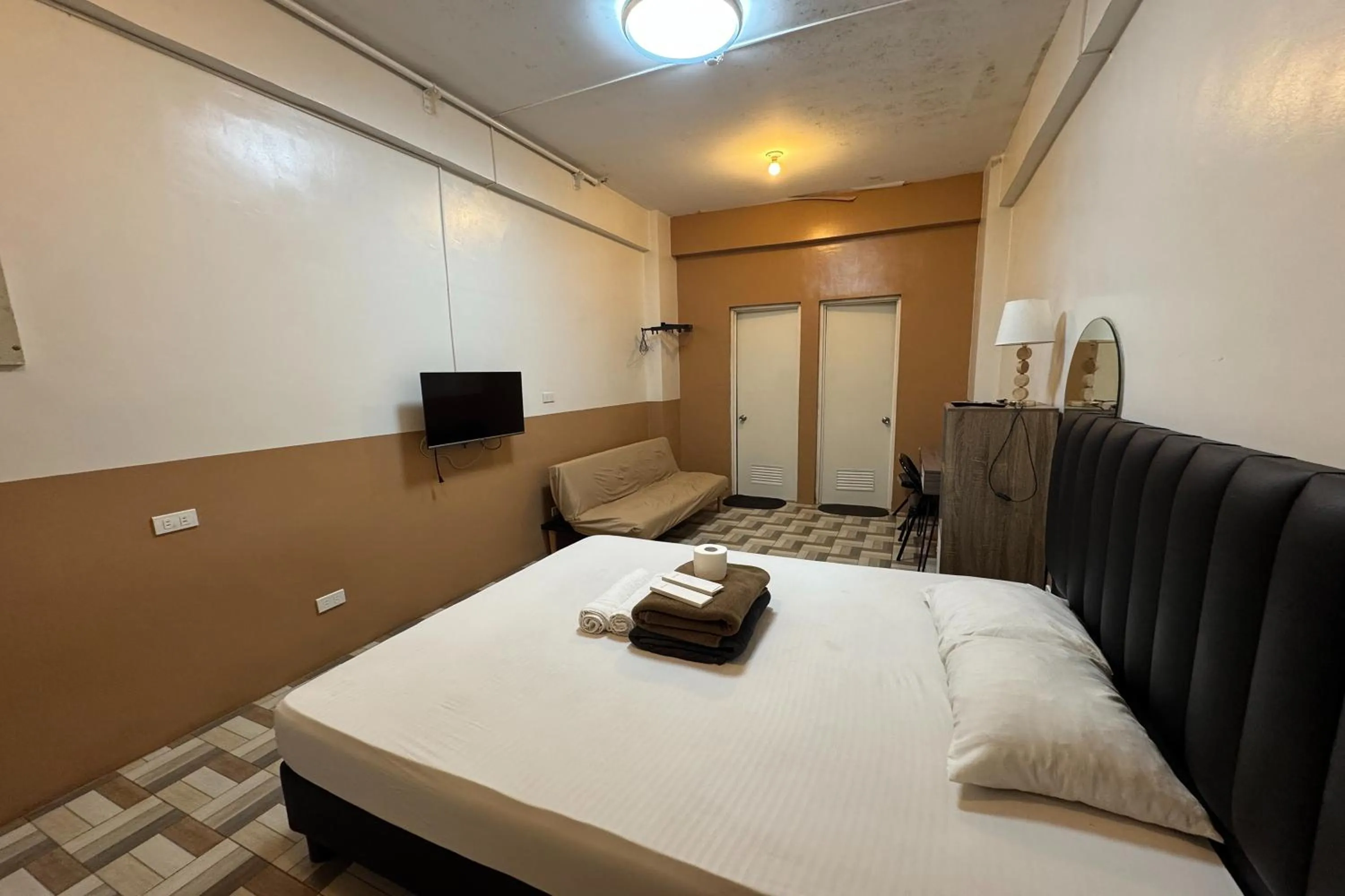 Bed in Franca Arcade near Quezon City Circle