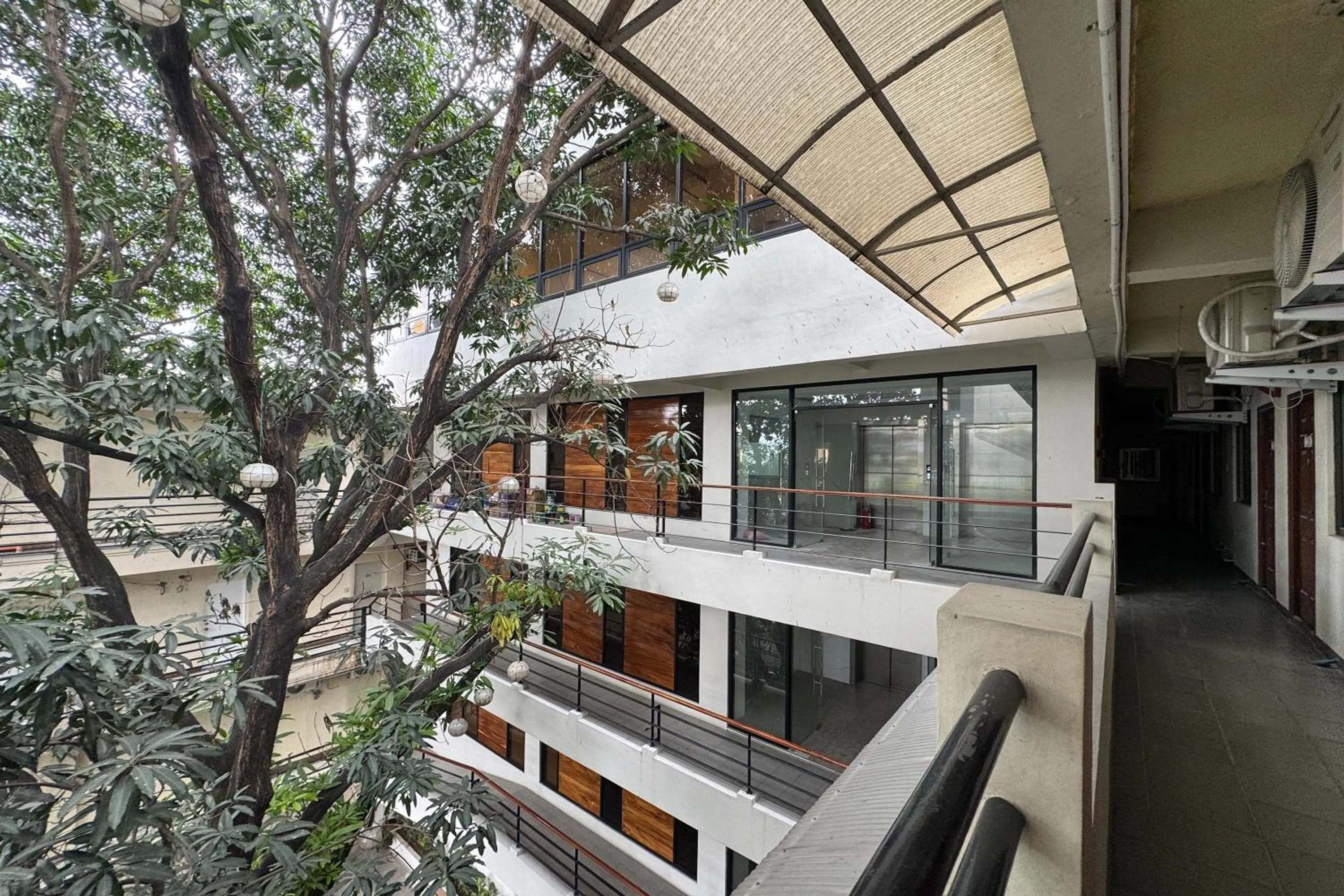 Property building in Franca Arcade near Quezon City Circle