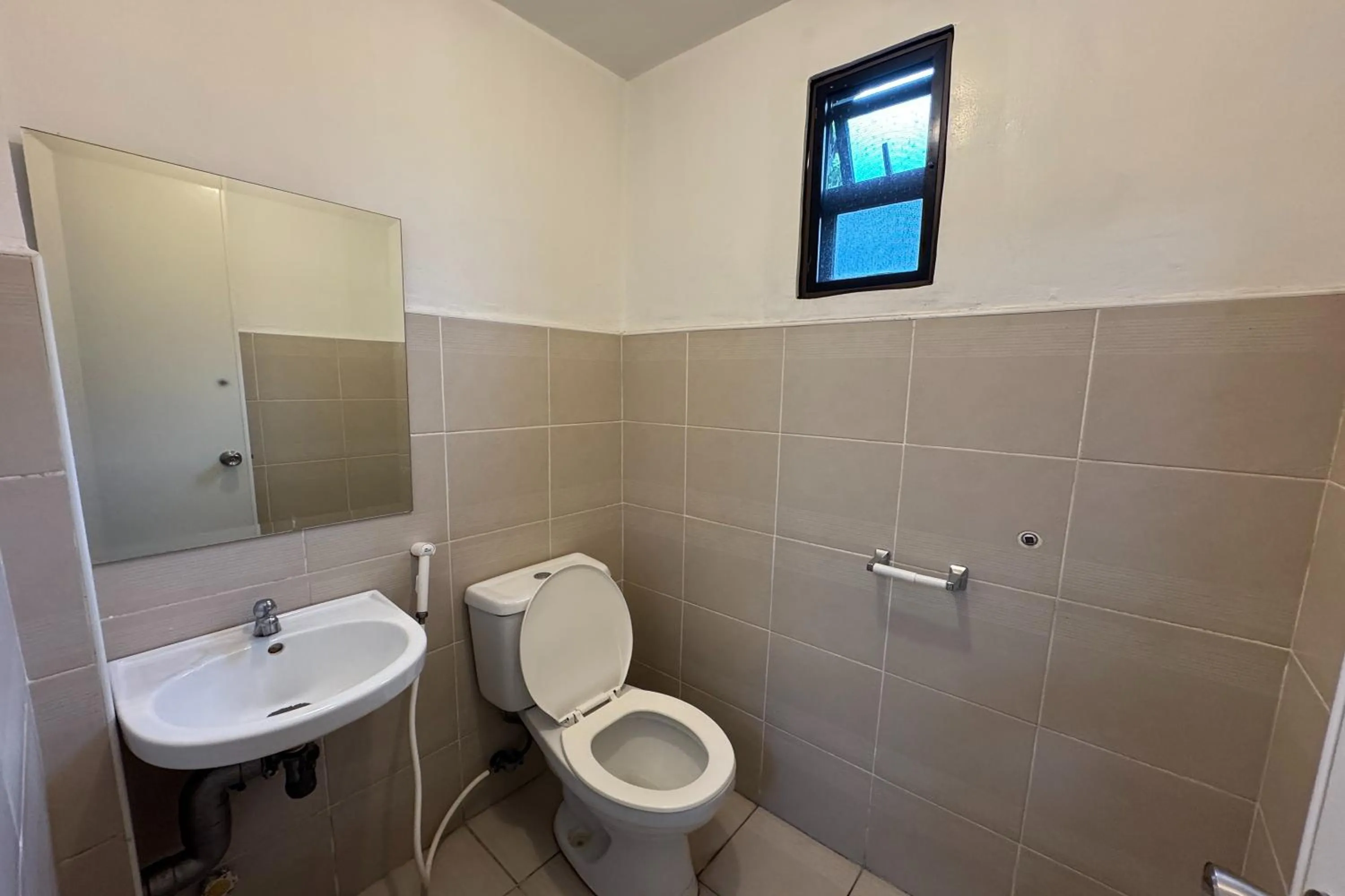 Bathroom in Franca Arcade near Quezon City Circle