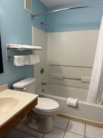 Bathroom in SUNRiSE INN