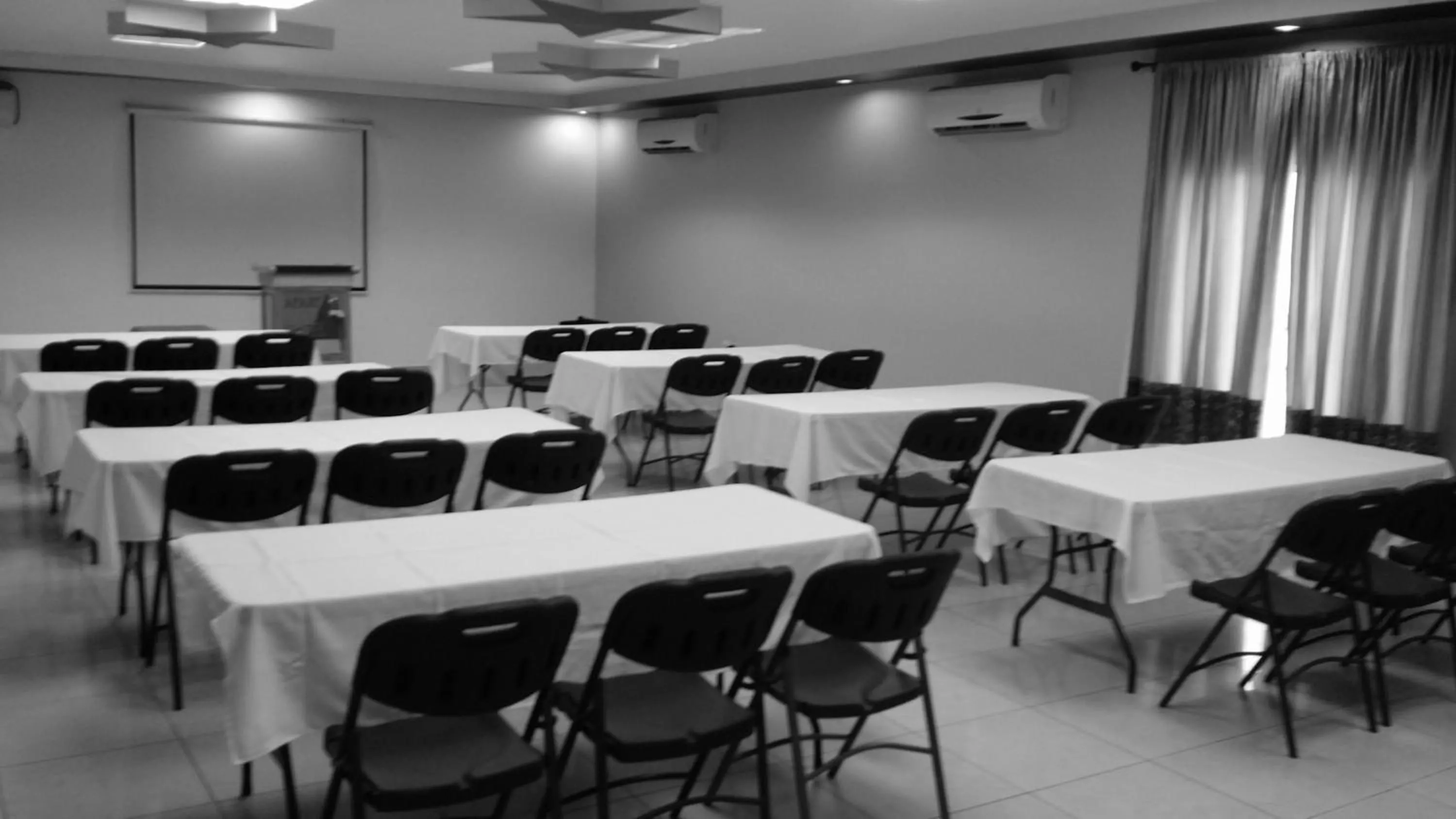 Banquet/Function facilities in Apart Hotel Pico Bonito