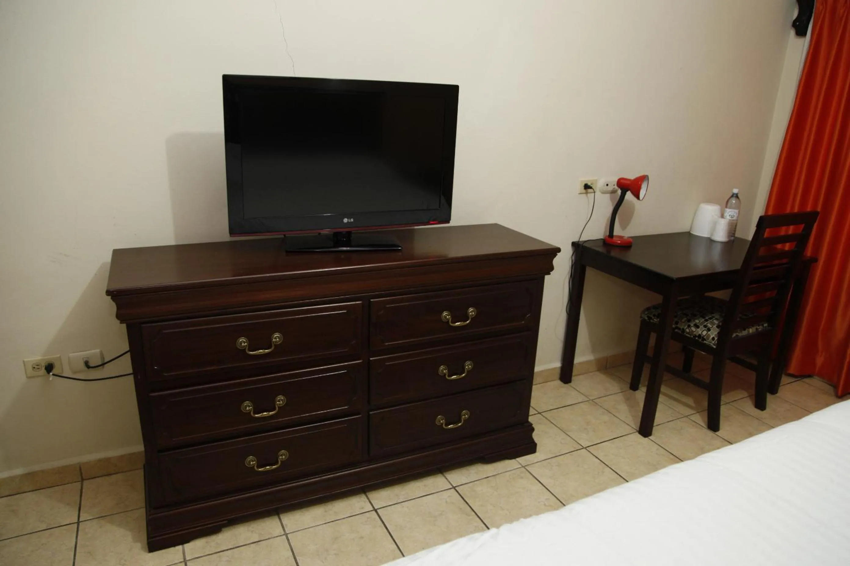 Photo of the whole room in Apart Hotel Pico Bonito