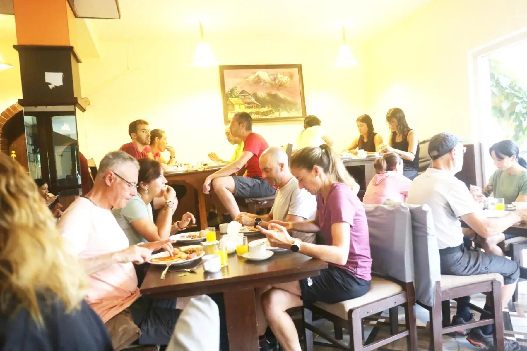 Restaurant/places to eat in Hotel M&D Suites Restaurant/places to eat in Hotel M&D Suites