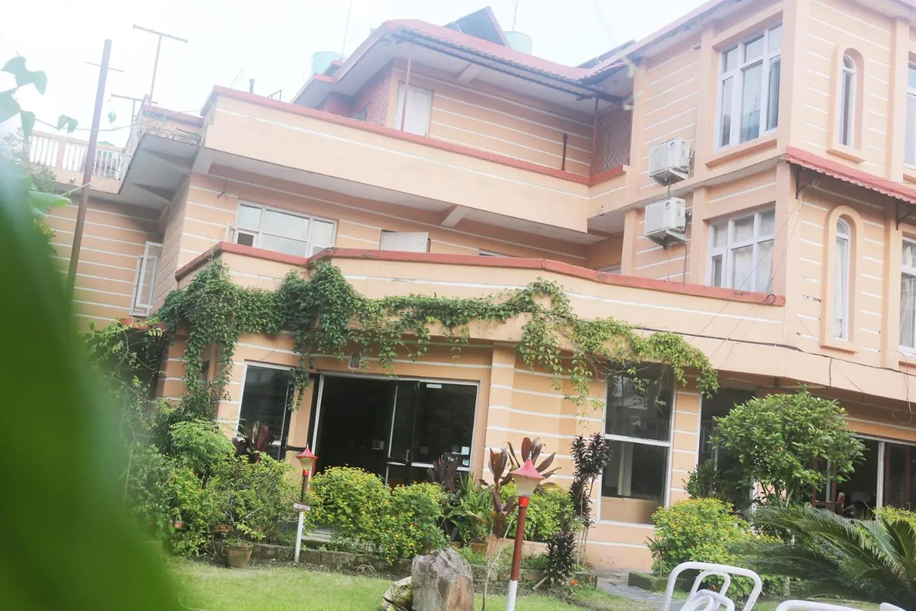 Property building in Hotel M&D Suites Property building in Hotel M&D Suites