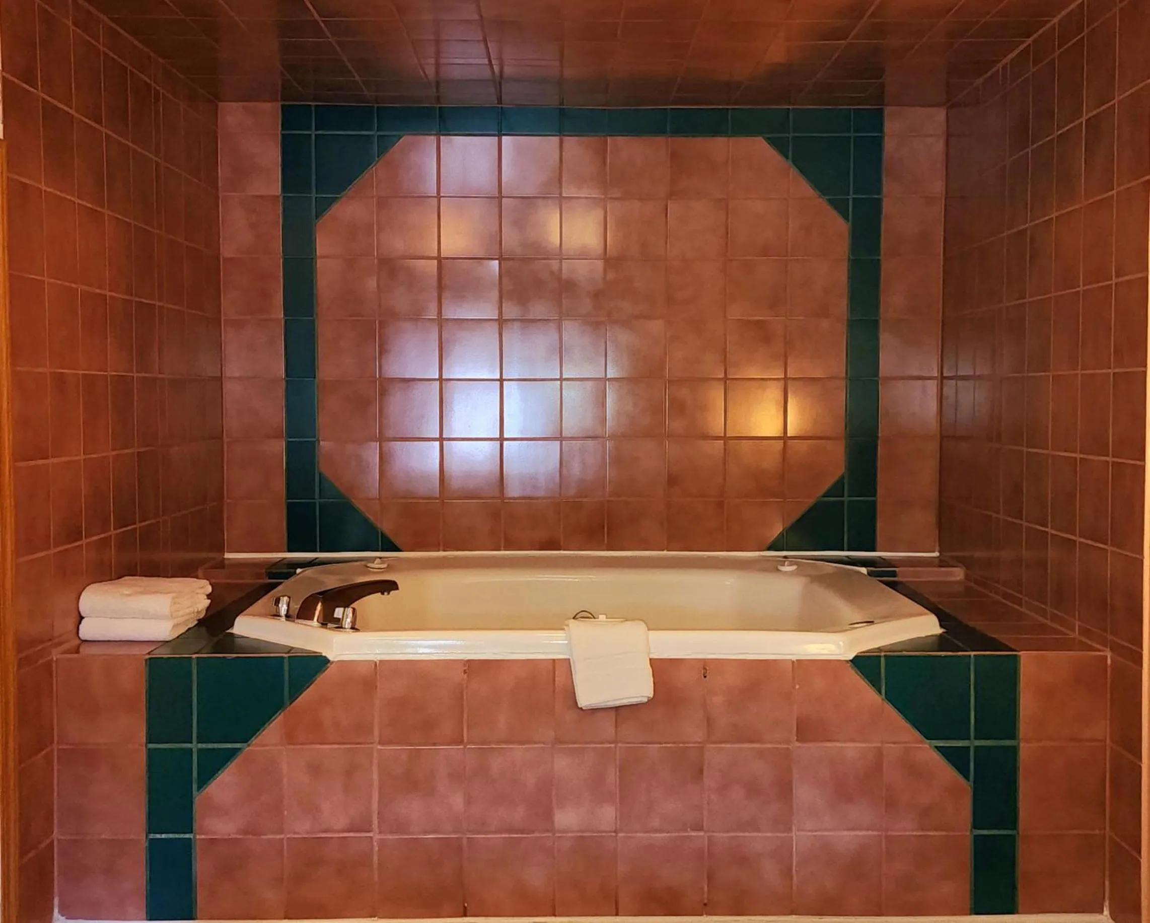 Hot Tub in Silver Saddle Motel