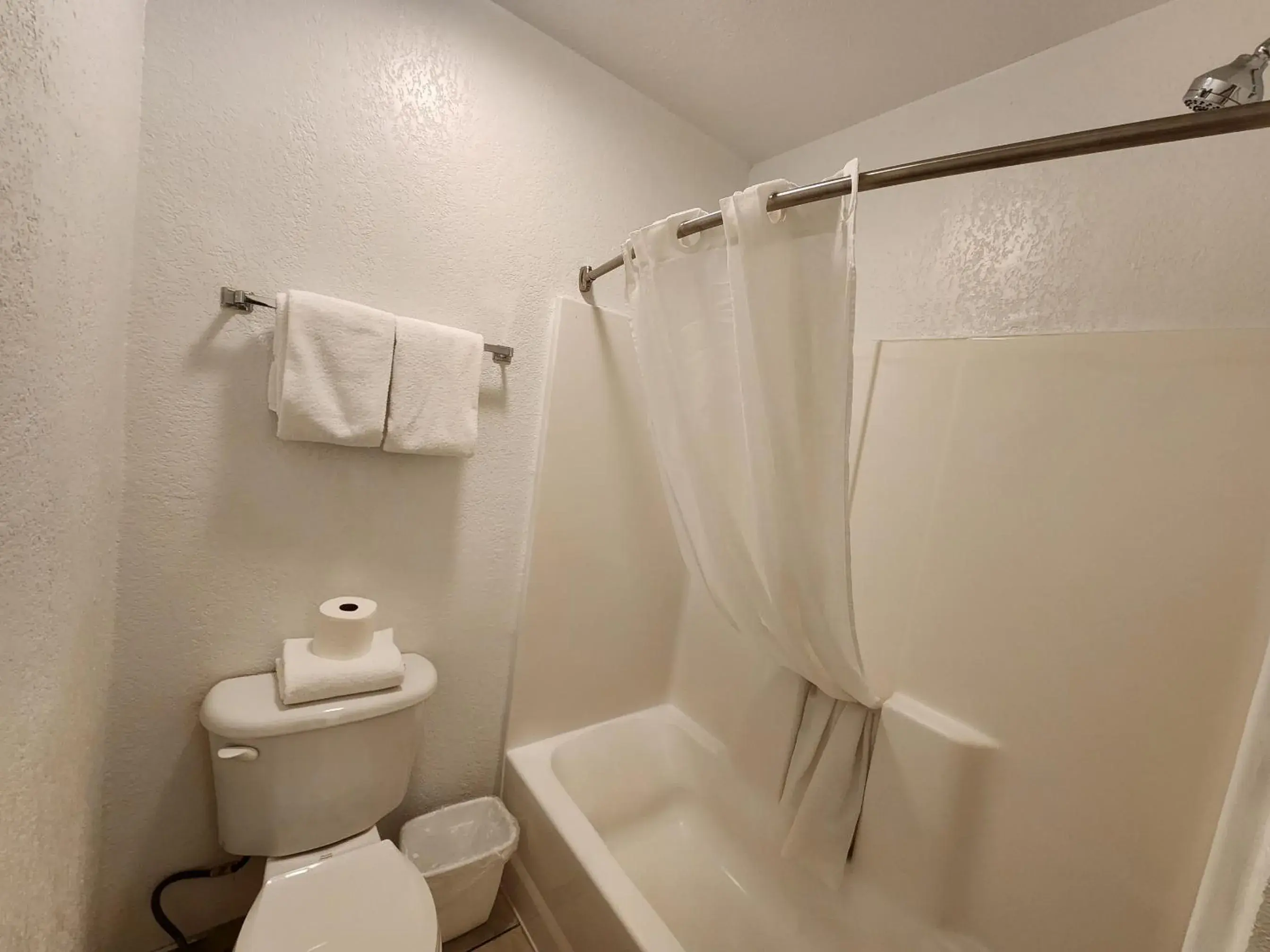 Queen Suite with Two Queen Beds in Silver Saddle Motel Queen Suite with Two Queen Beds in Silver Saddle Motel