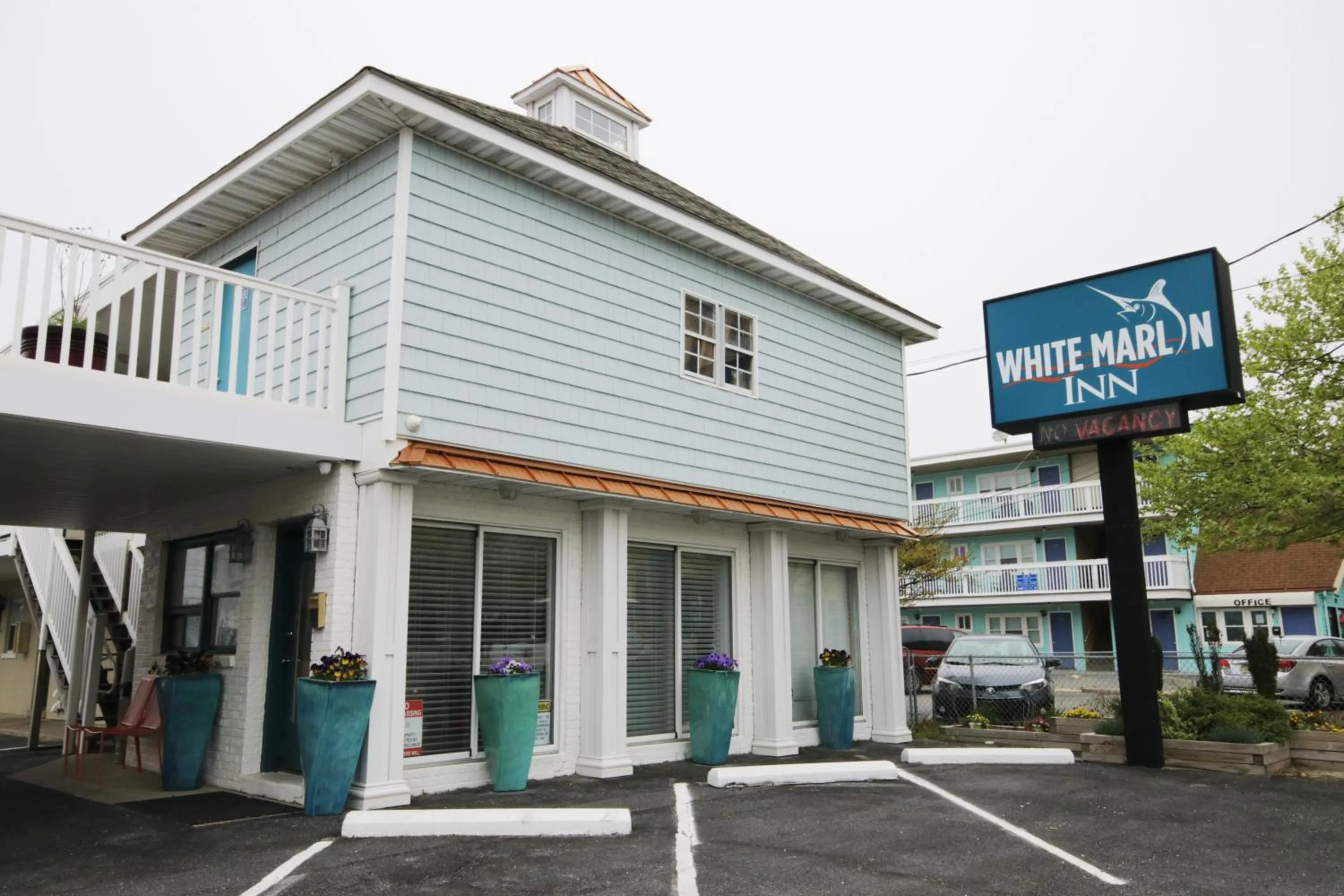 Property building in White Marlin Inn