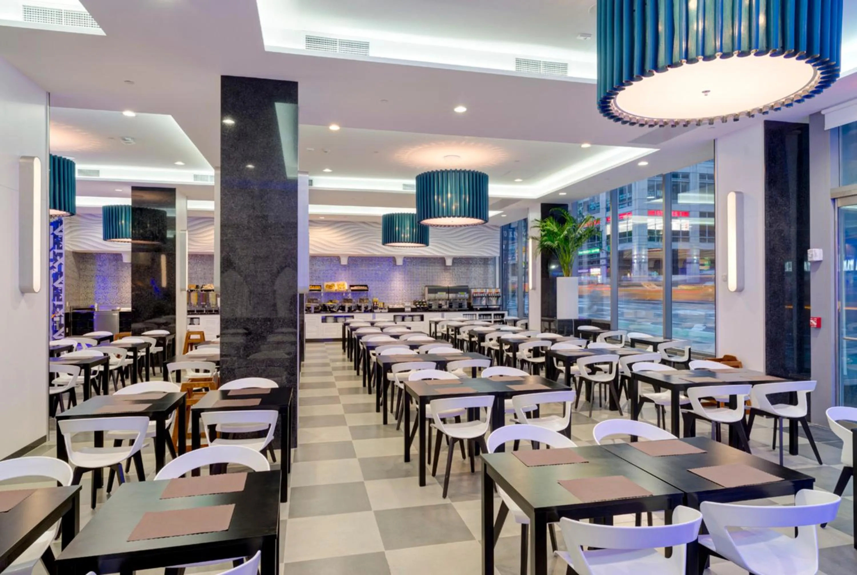 Restaurant/places to eat in Riu Plaza New York Times Square