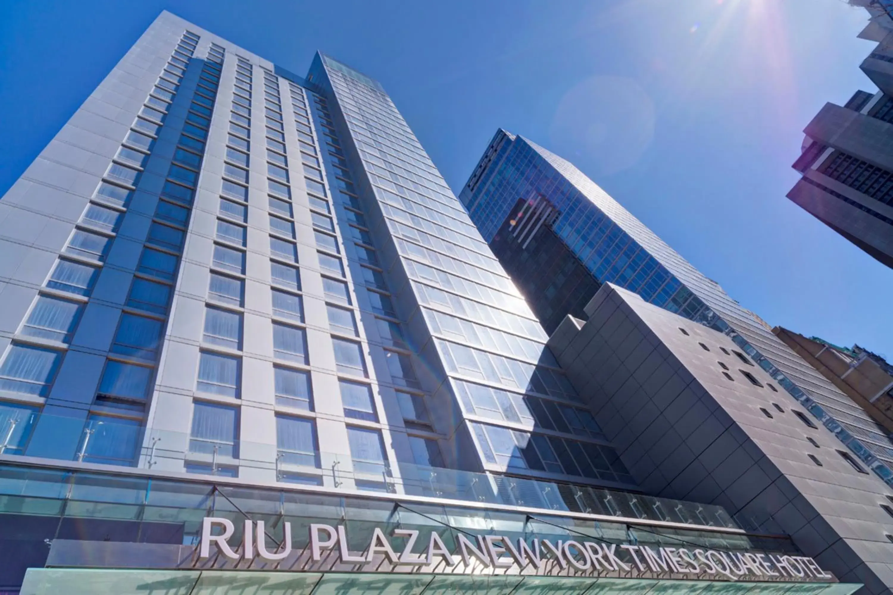 Facade/entrance in Riu Plaza New York Times Square Facade/entrance in Riu Plaza New York Times Square