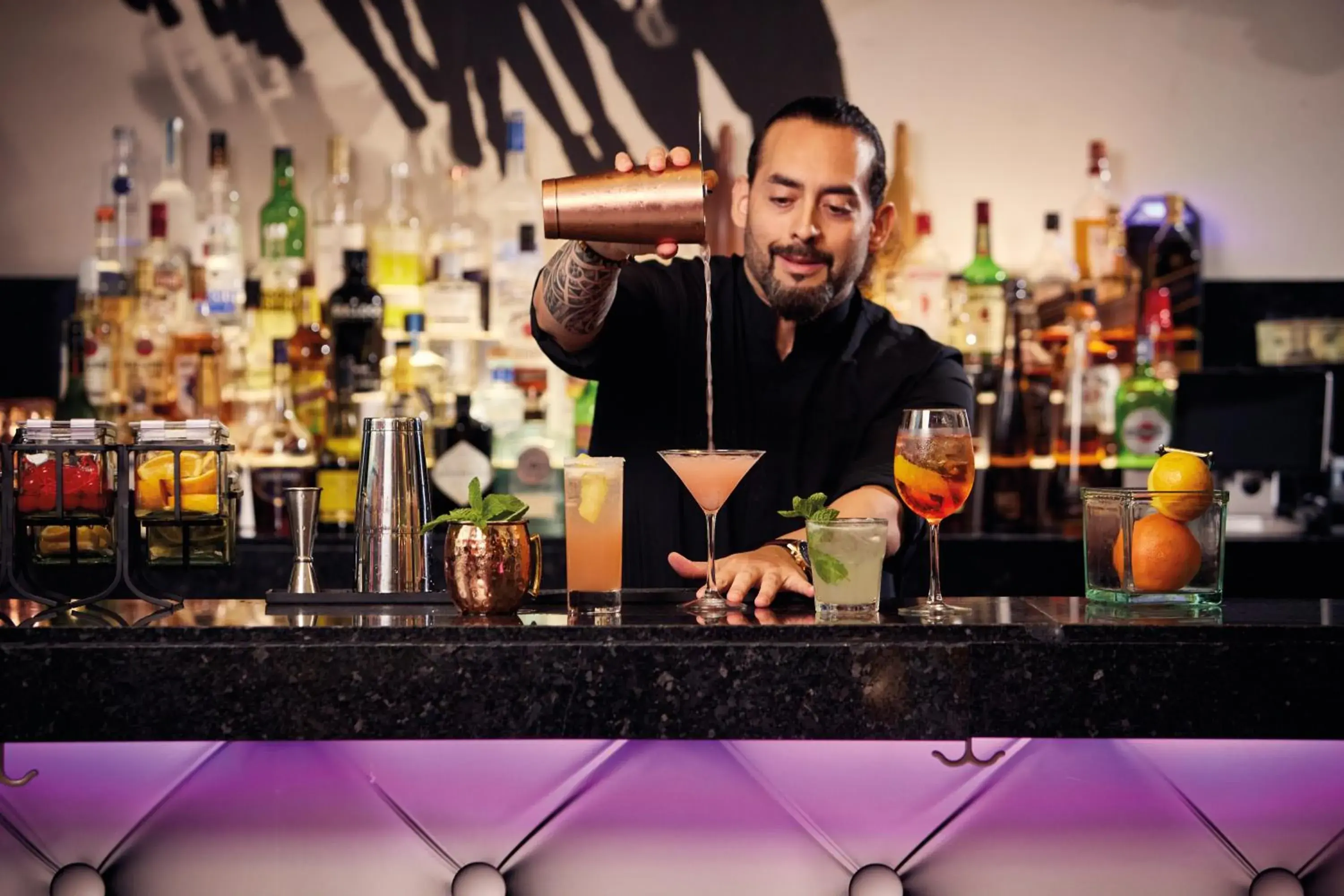 Lounge or bar in Riu Plaza New York Times Square Lounge or bar in Riu Plaza New York Times Square