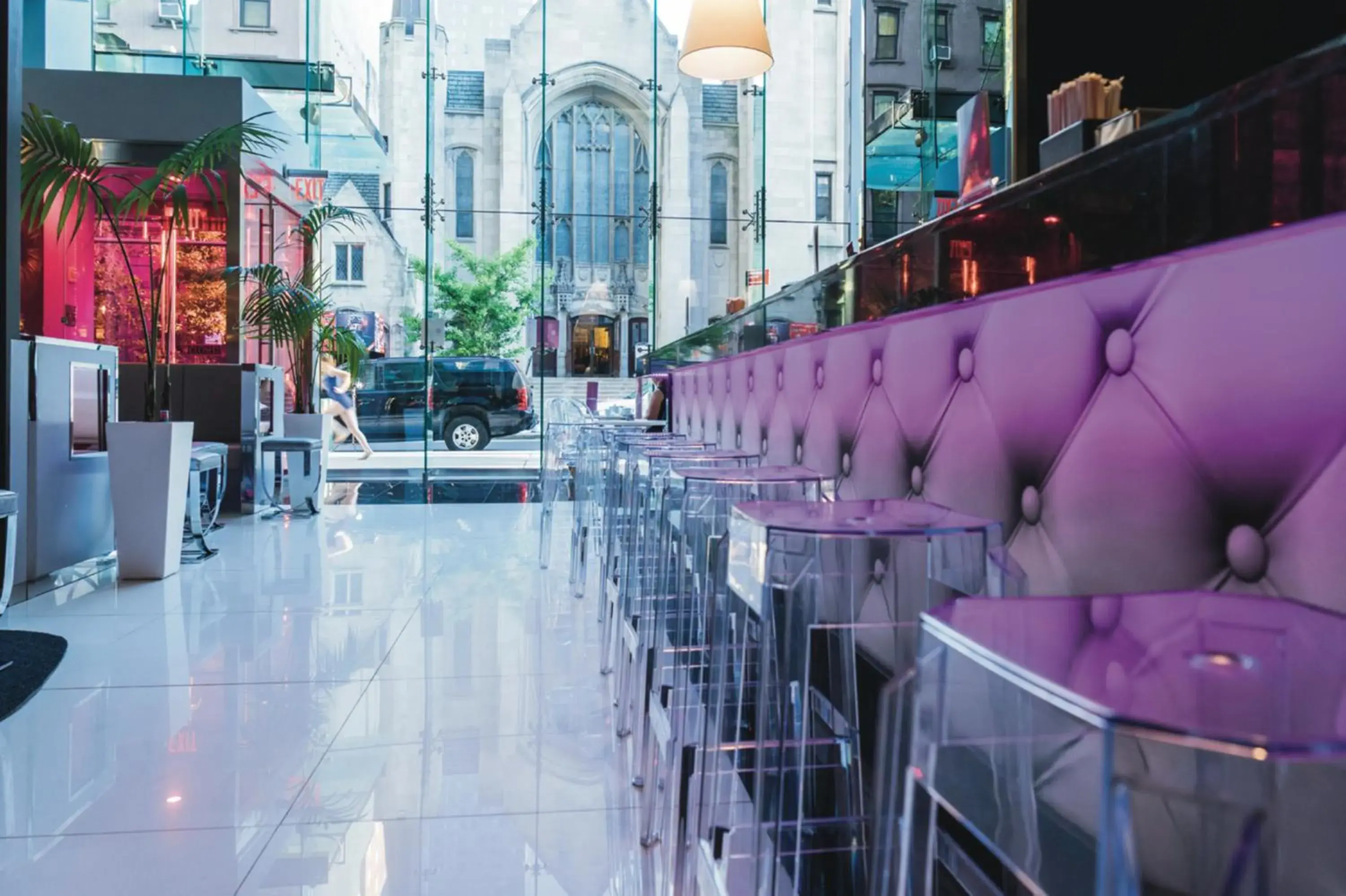 Lounge or bar in Riu Plaza New York Times Square Lounge or bar in Riu Plaza New York Times Square
