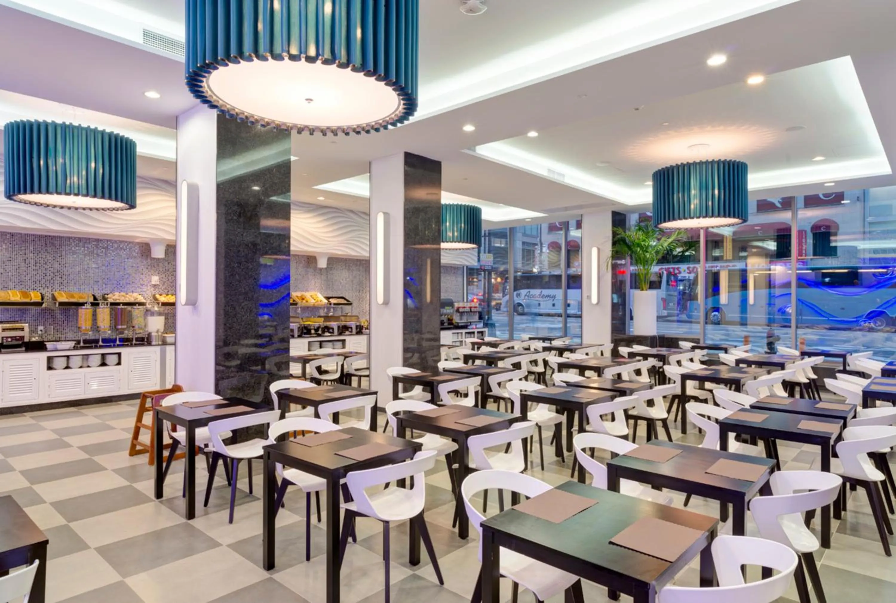 Restaurant/places to eat in Riu Plaza New York Times Square