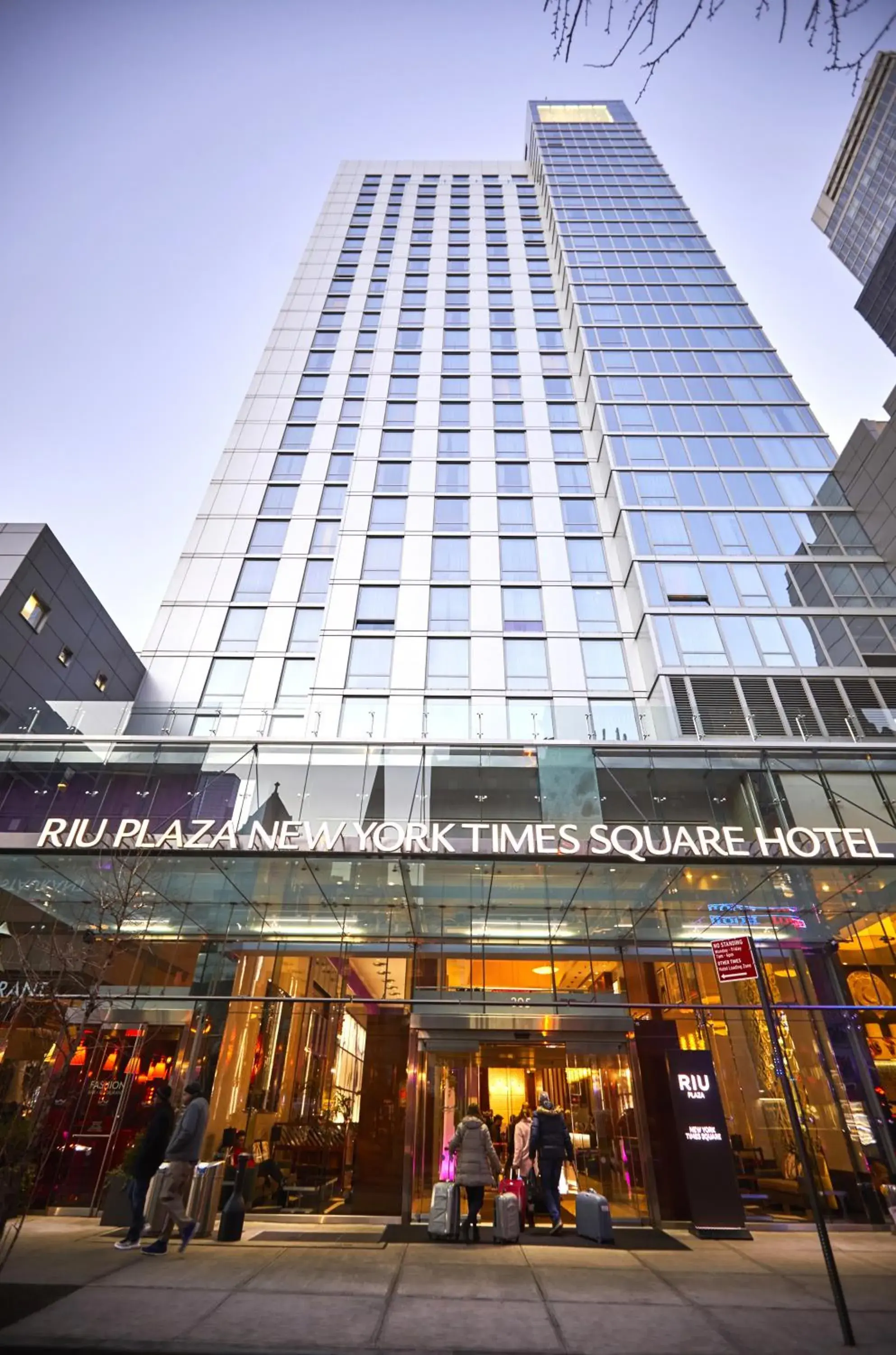 Facade/entrance in Riu Plaza New York Times Square Facade/entrance in Riu Plaza New York Times Square