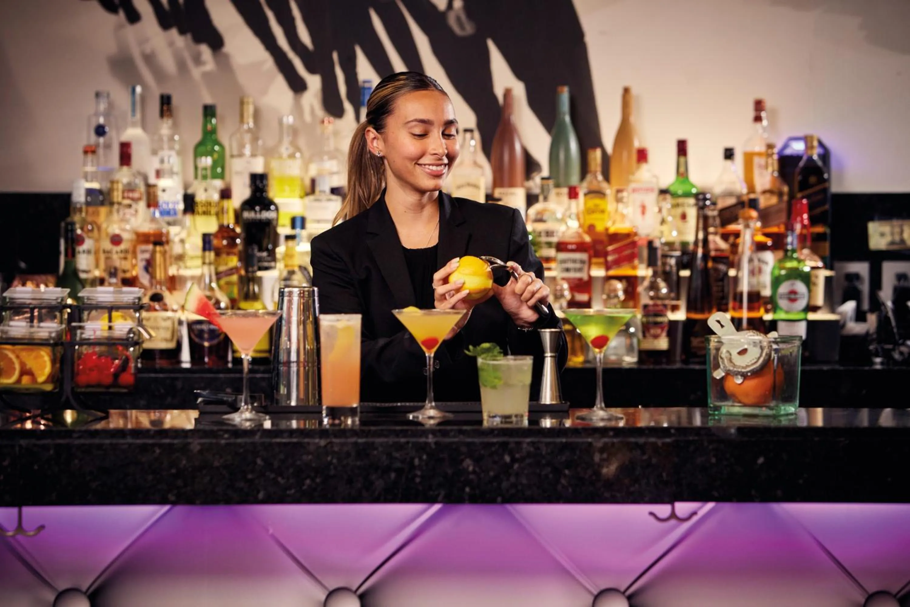 Lounge or bar in Riu Plaza New York Times Square