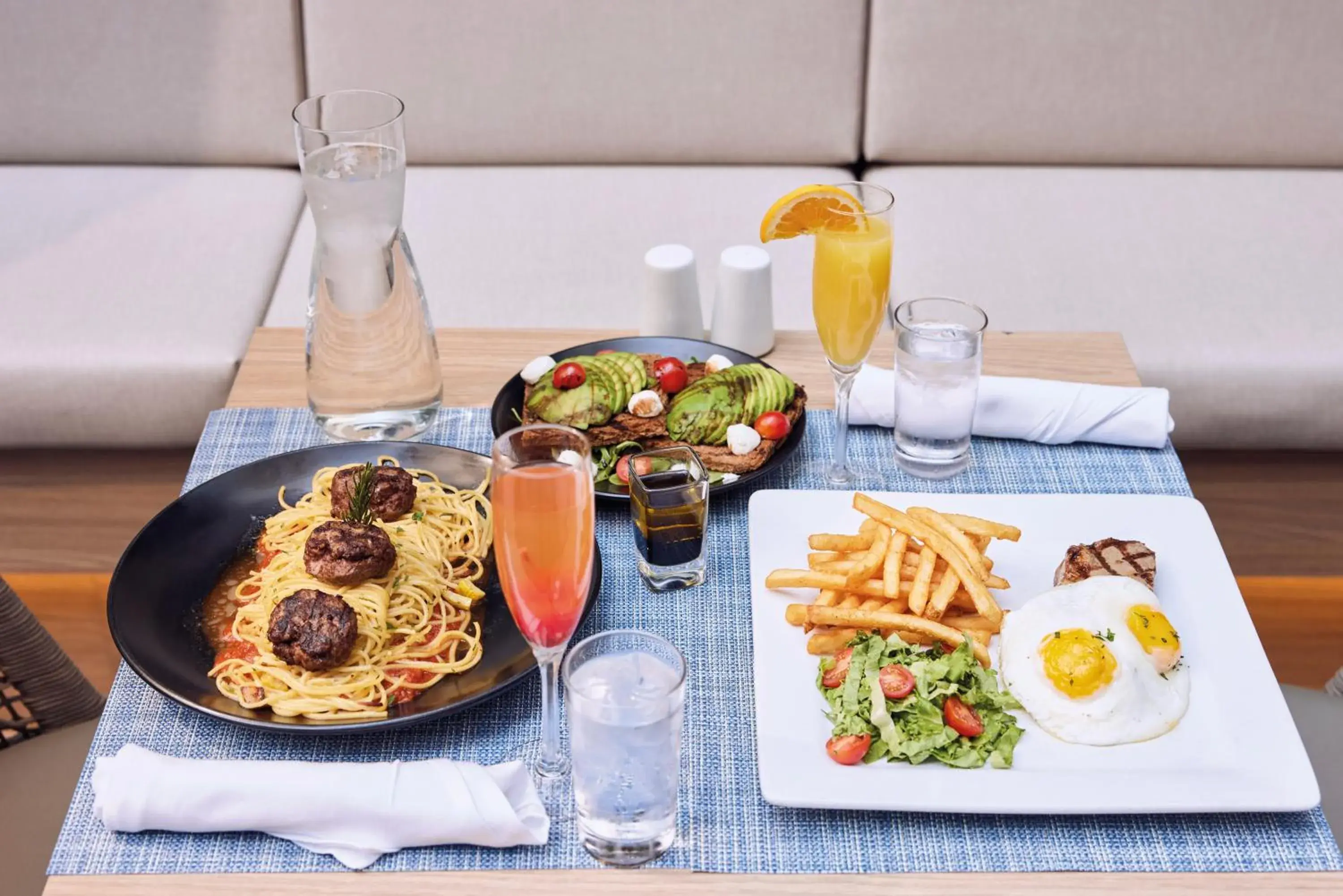 Restaurant/places to eat in Riu Plaza New York Times Square Restaurant/places to eat in Riu Plaza New York Times Square