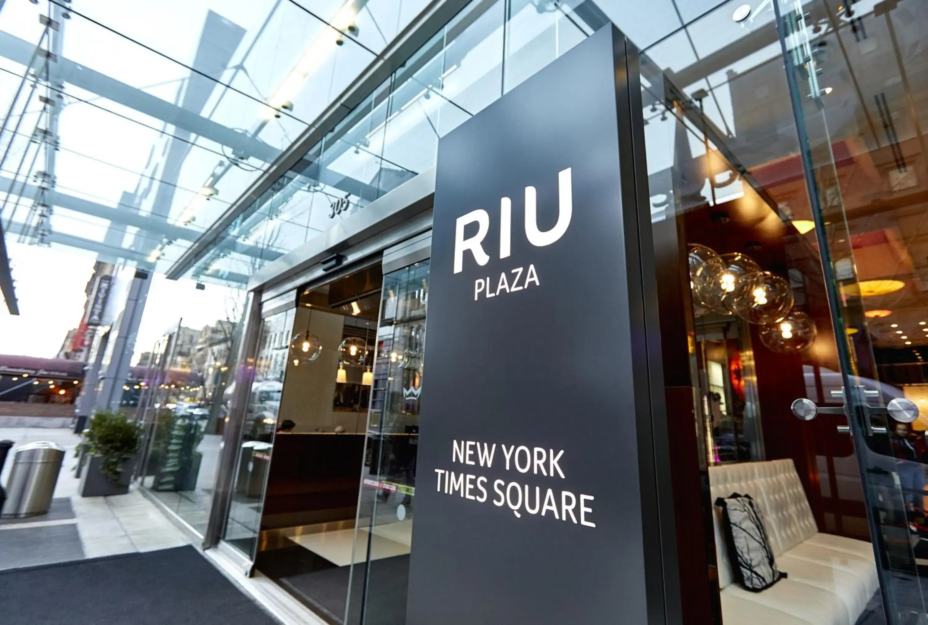 Property building in Riu Plaza New York Times Square Property building in Riu Plaza New York Times Square