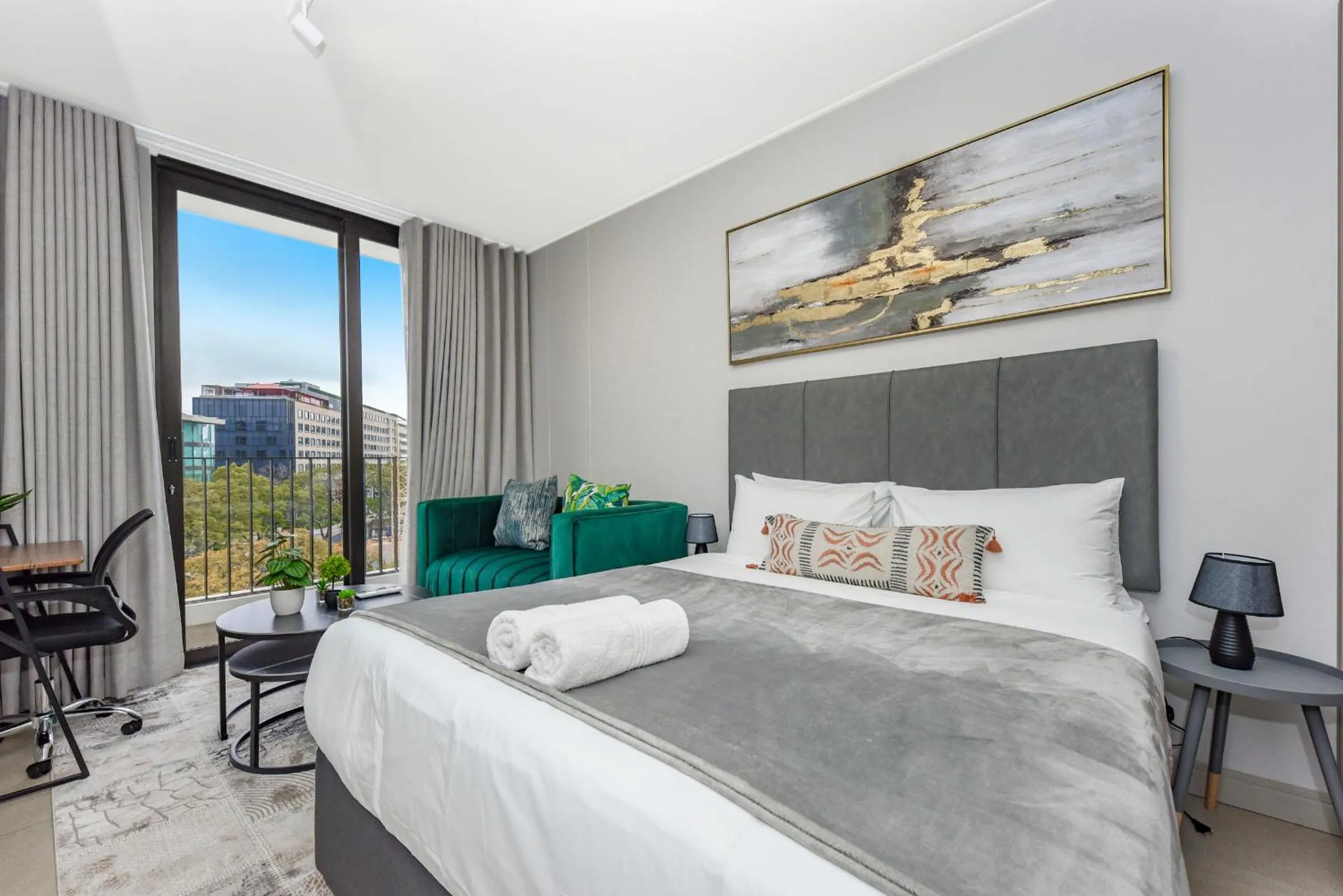 Bed in One Rosebank Apartments