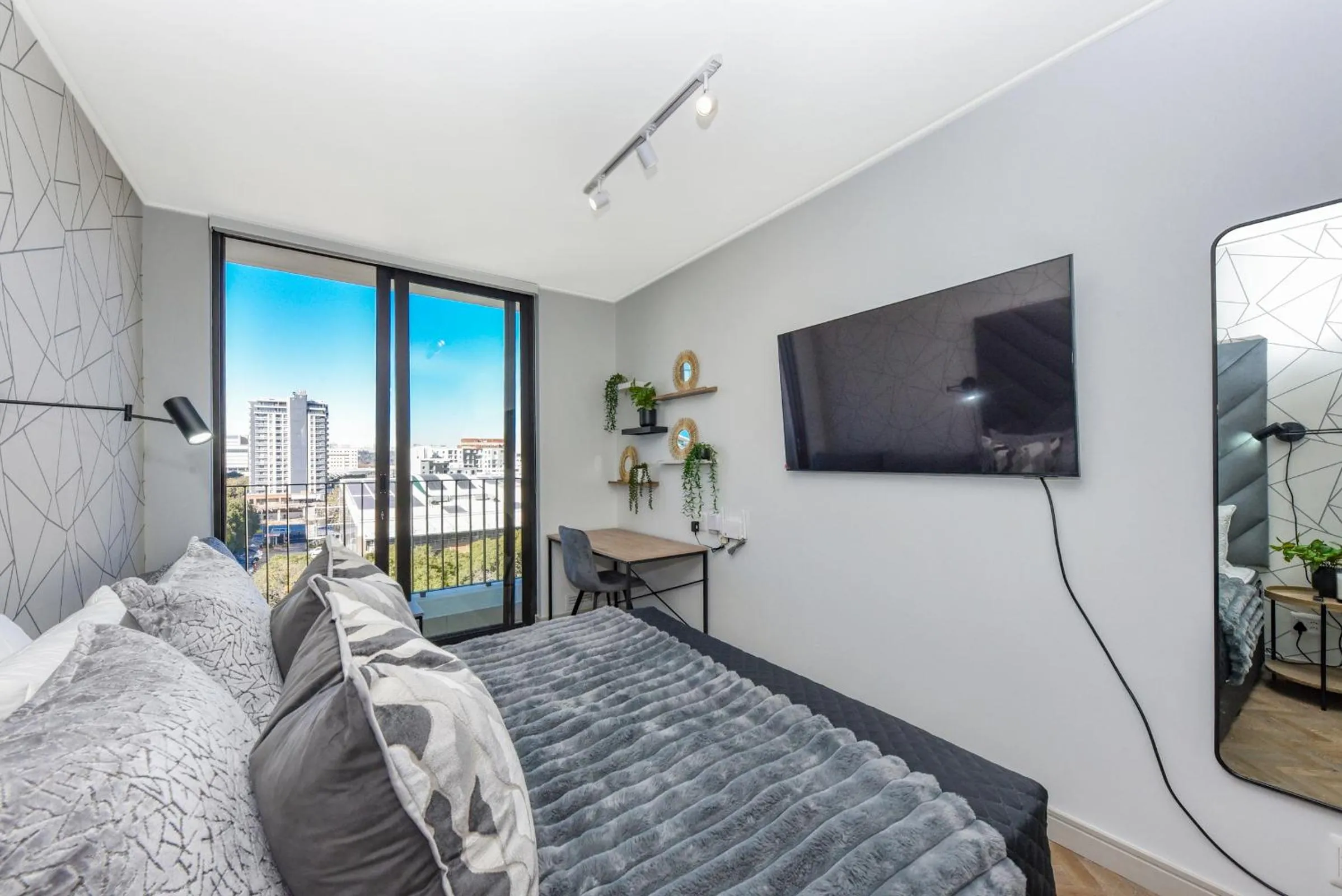 Bed in One Rosebank Apartments