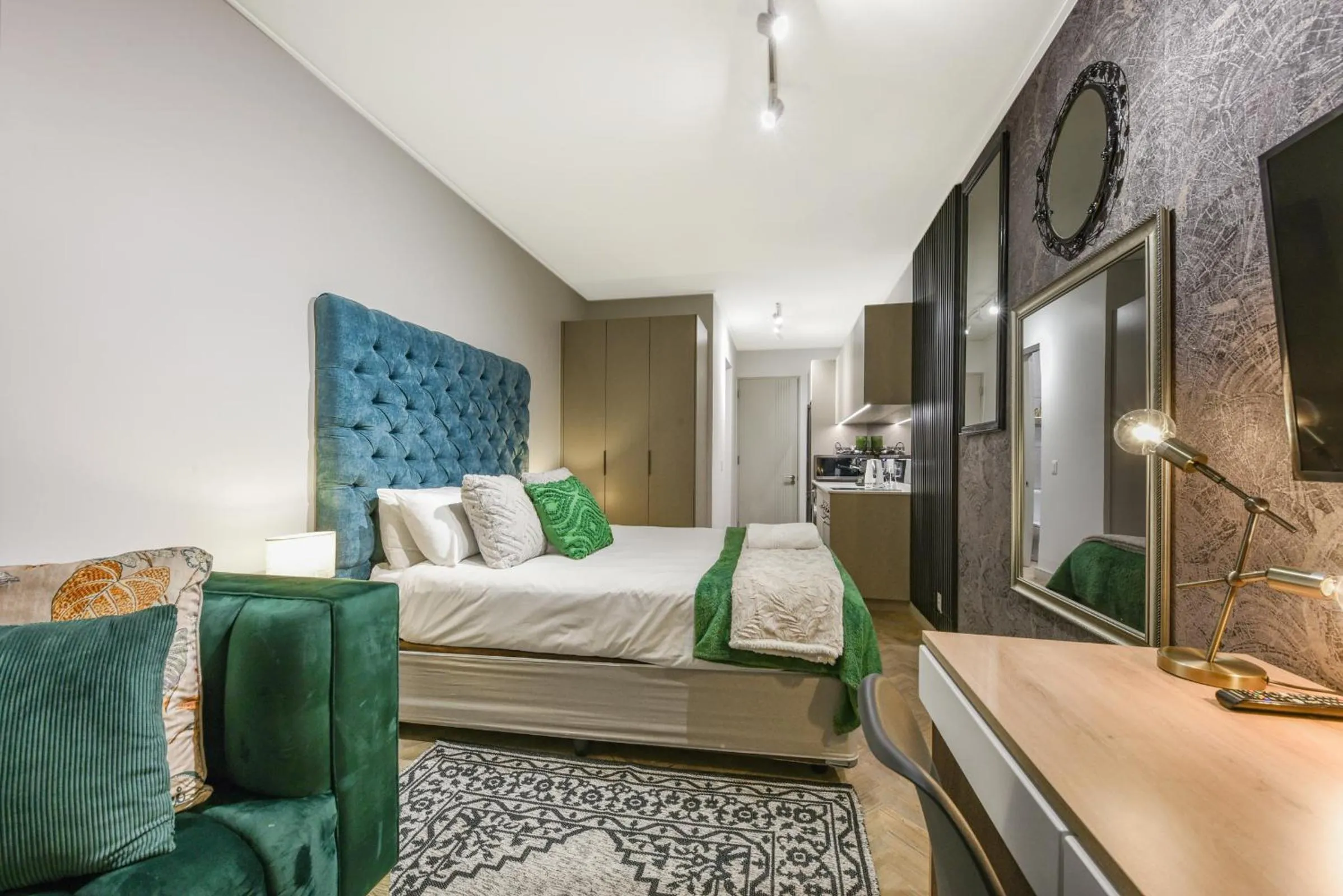 Bed in One Rosebank Apartments